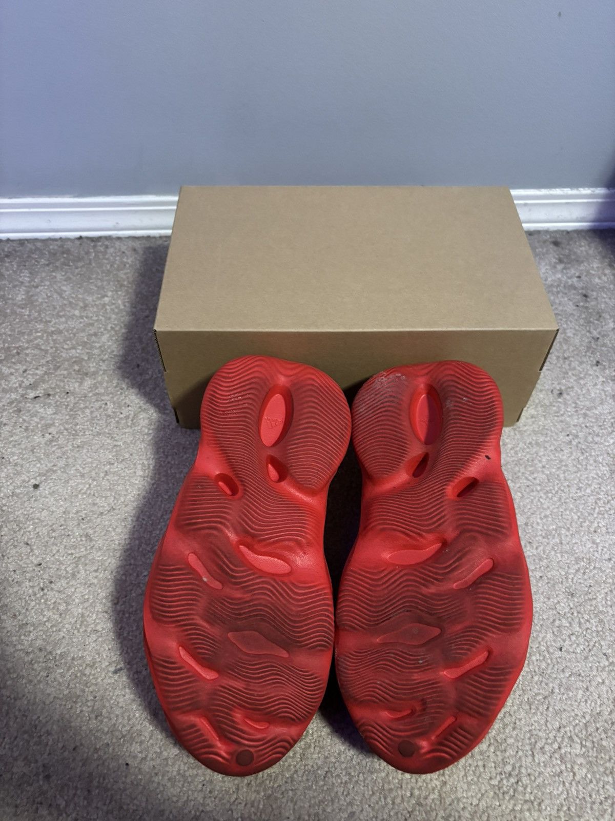 Yeezy Yeezy foam rnnr red Size US 9 / EU 42 - 4 Thumbnail