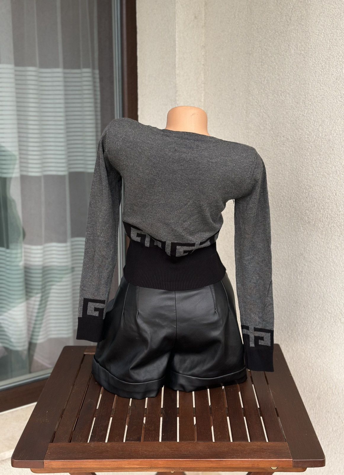 Givenchy Givenchy Rhinestone Logo Knit Crop Sweater - Size M Size M / US 6-8 / IT 42-44 - 4 Thumbnail
