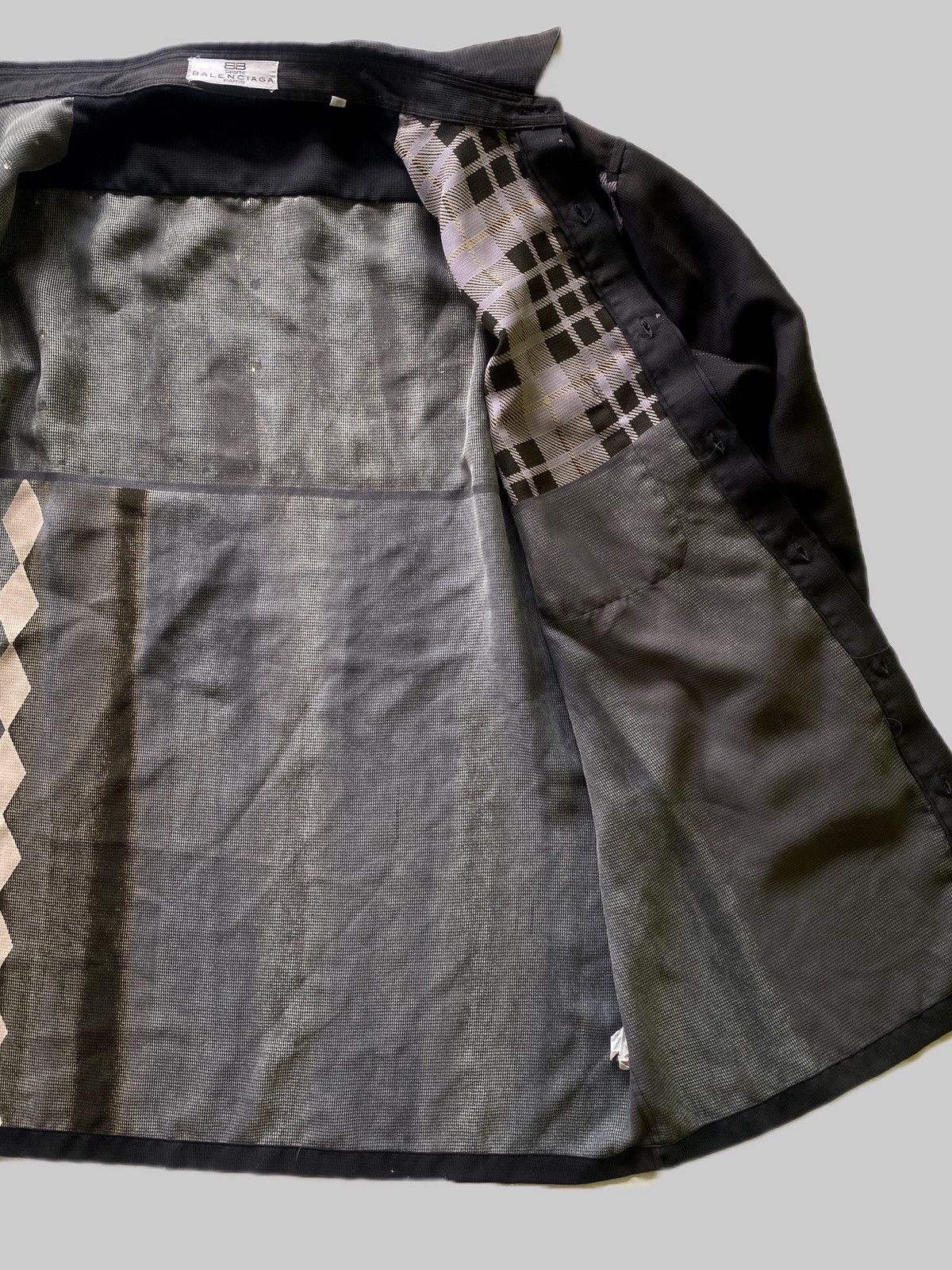 Balenciaga 1990s Balenciaga Sports Sunfades Oversized Shirt Size US L / EU 52-54 / 3 - 13 Thumbnail