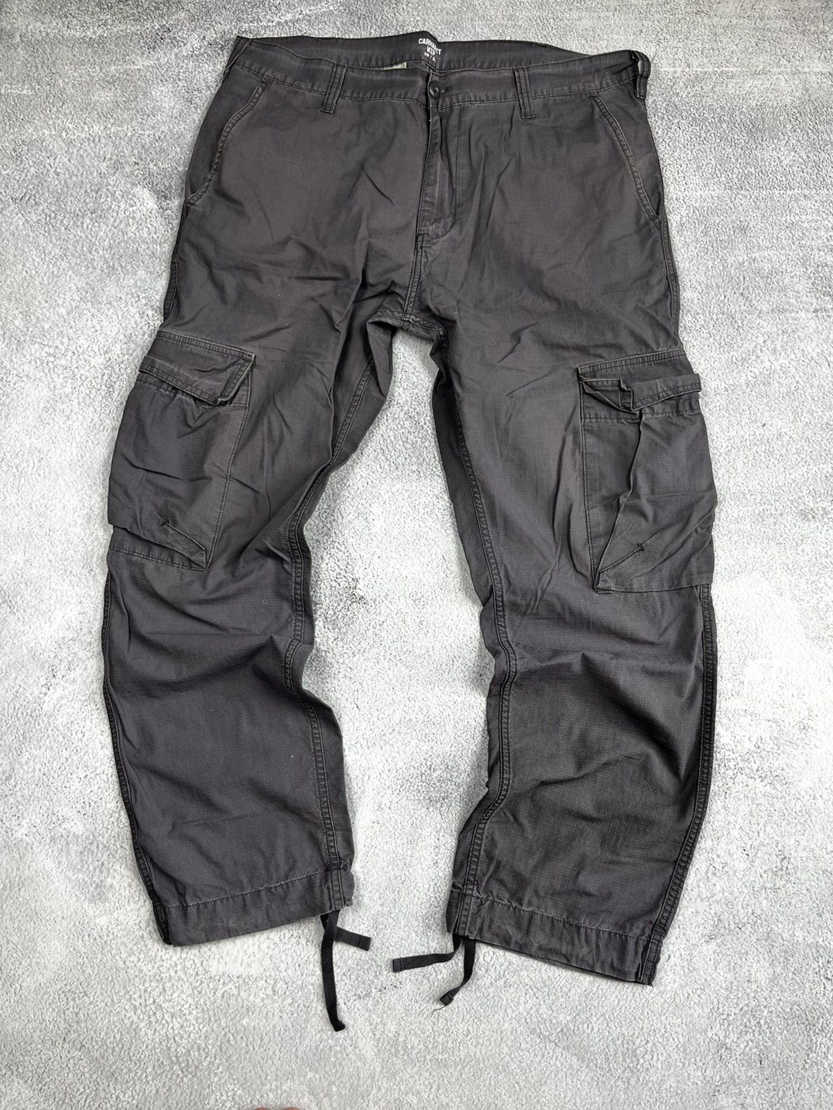 Carhartt Carhartt cargo pants size 38/32 Size US 38 / EU 54 - 1 Thumbnail
