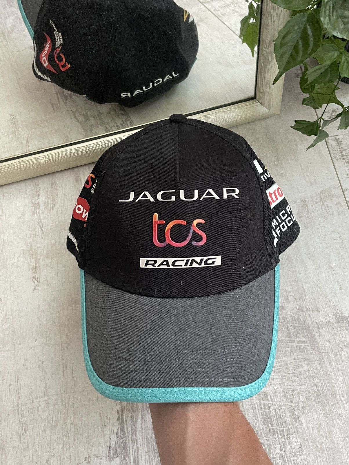 Other Jaguar Racing 2022 TCS Formula Team Cap Castrol Size ONE SIZE - 1 Thumbnail