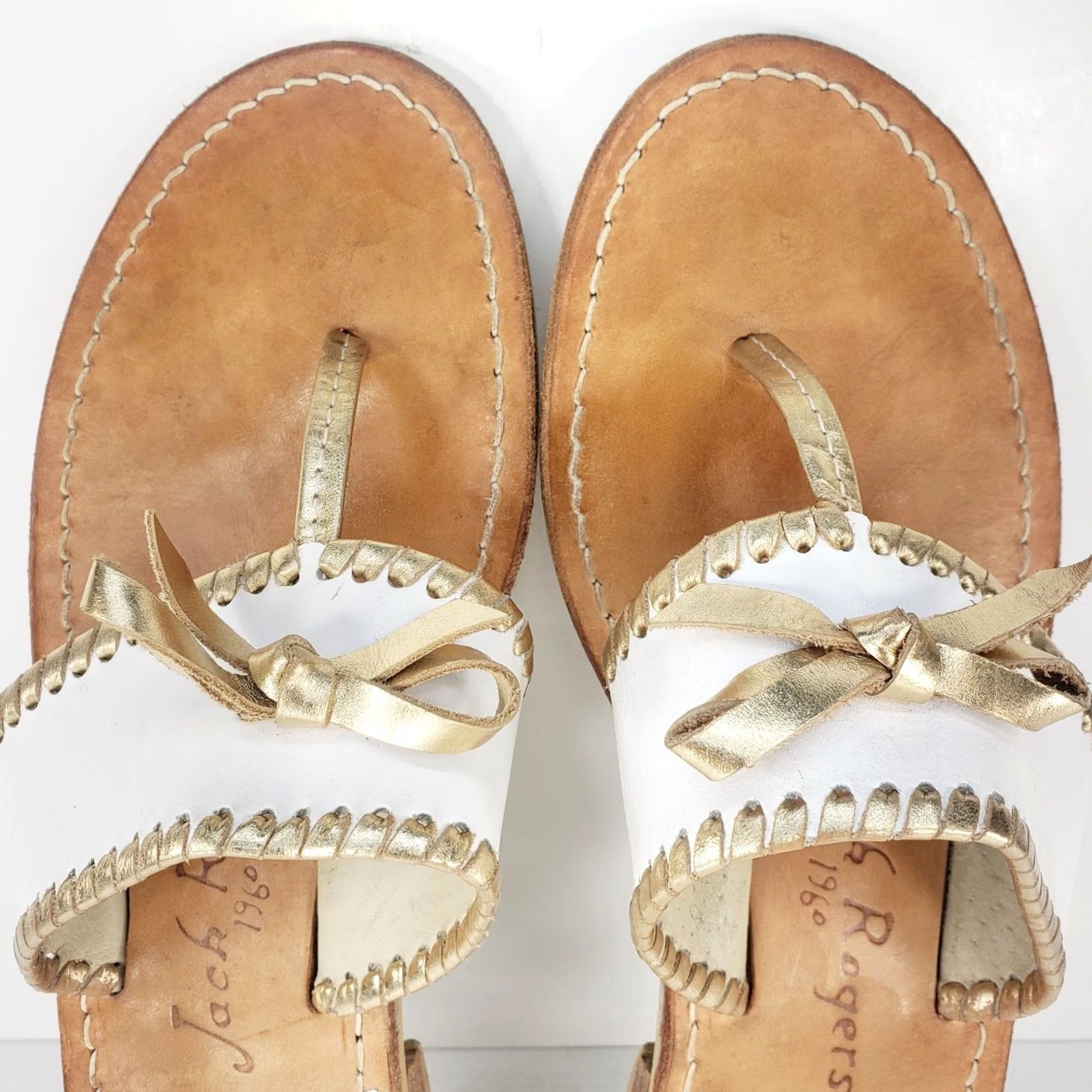 Jack Rogers VINTAGE Jack Rogers Adeline White With Gold Metallic Trim Bow Leather Sandal Womens 8.5-9 Flat Slip On Leather Upper Lining Bow Metal Cottage 90s Size US 8 / IT 38 - 7 Thumbnail