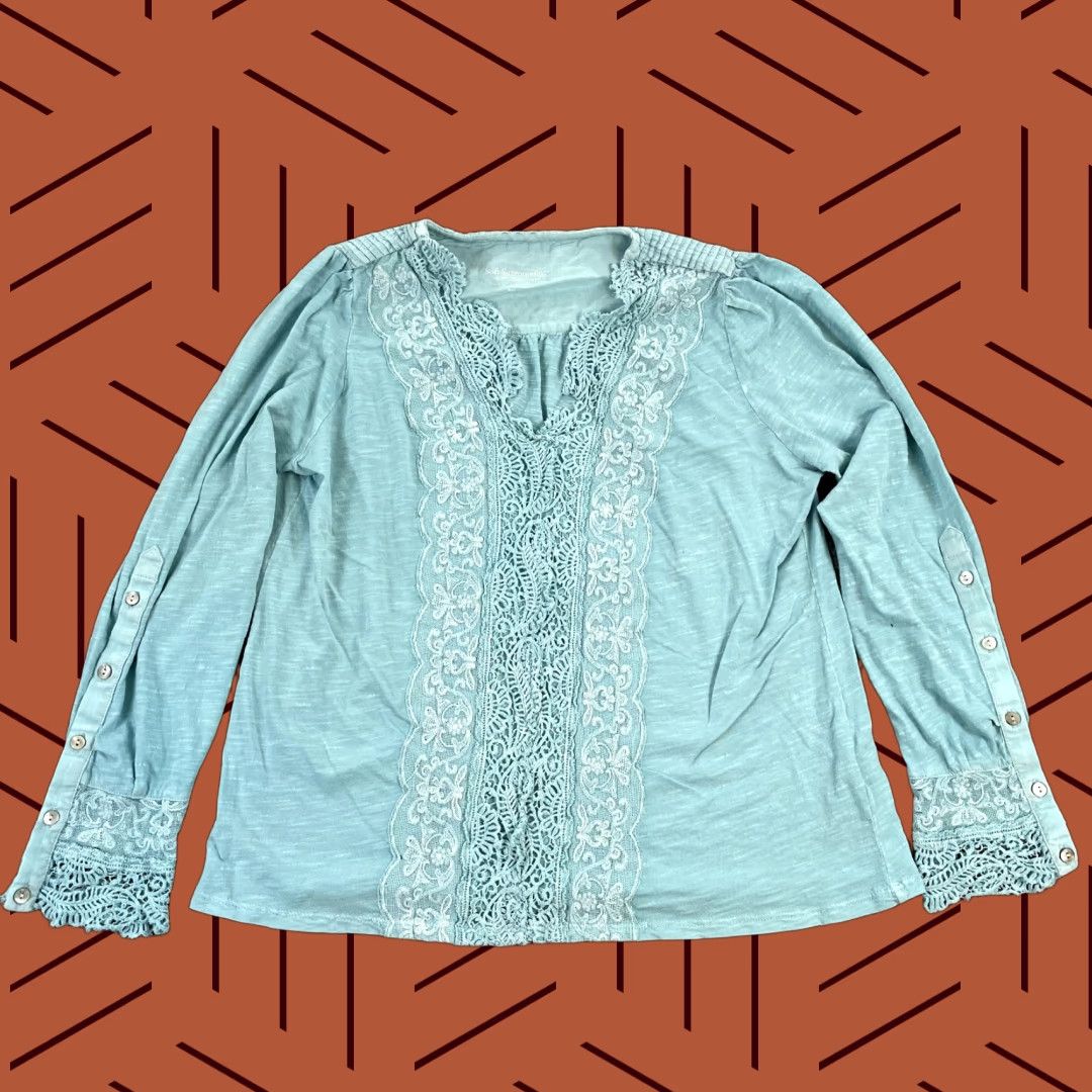 Soft Surroundings SOFT SURROUNDINGS Top Womens Medium Blue Floral Lace Fiorella Boho Lightweight Size M / US 6-8 / IT 42-44 - 1 Thumbnail