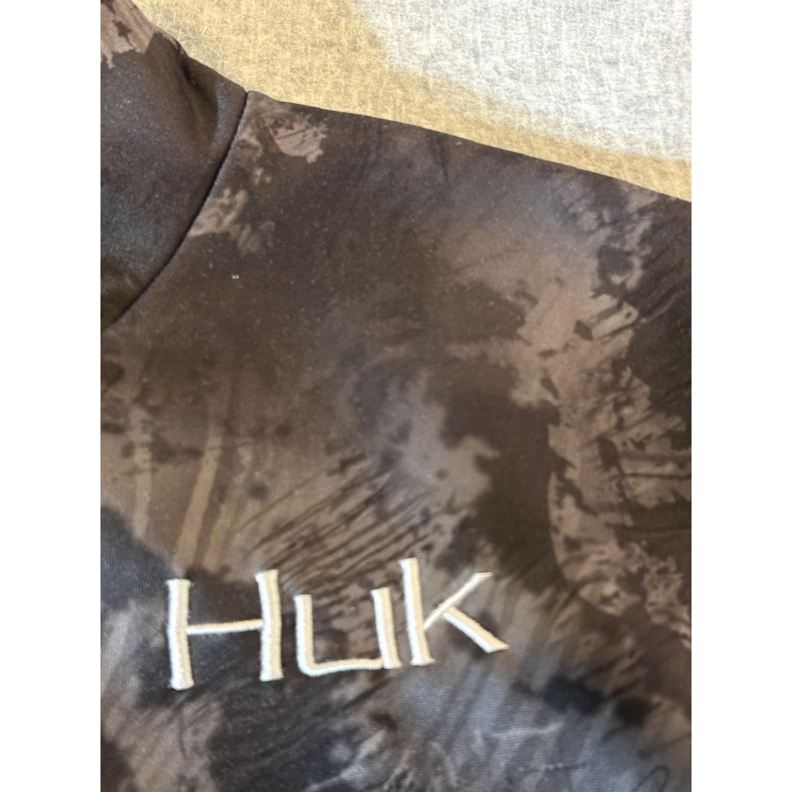 Vintage Huk Sweatshirt Men XL Camo 1/4 Zip Pullover Fishing Performance Lightweight Gray Pattern Camouflage Logo Zipper Pockets Embroidered Vintage: No Size US XL / EU 56 / 4 - 6 Thumbnail