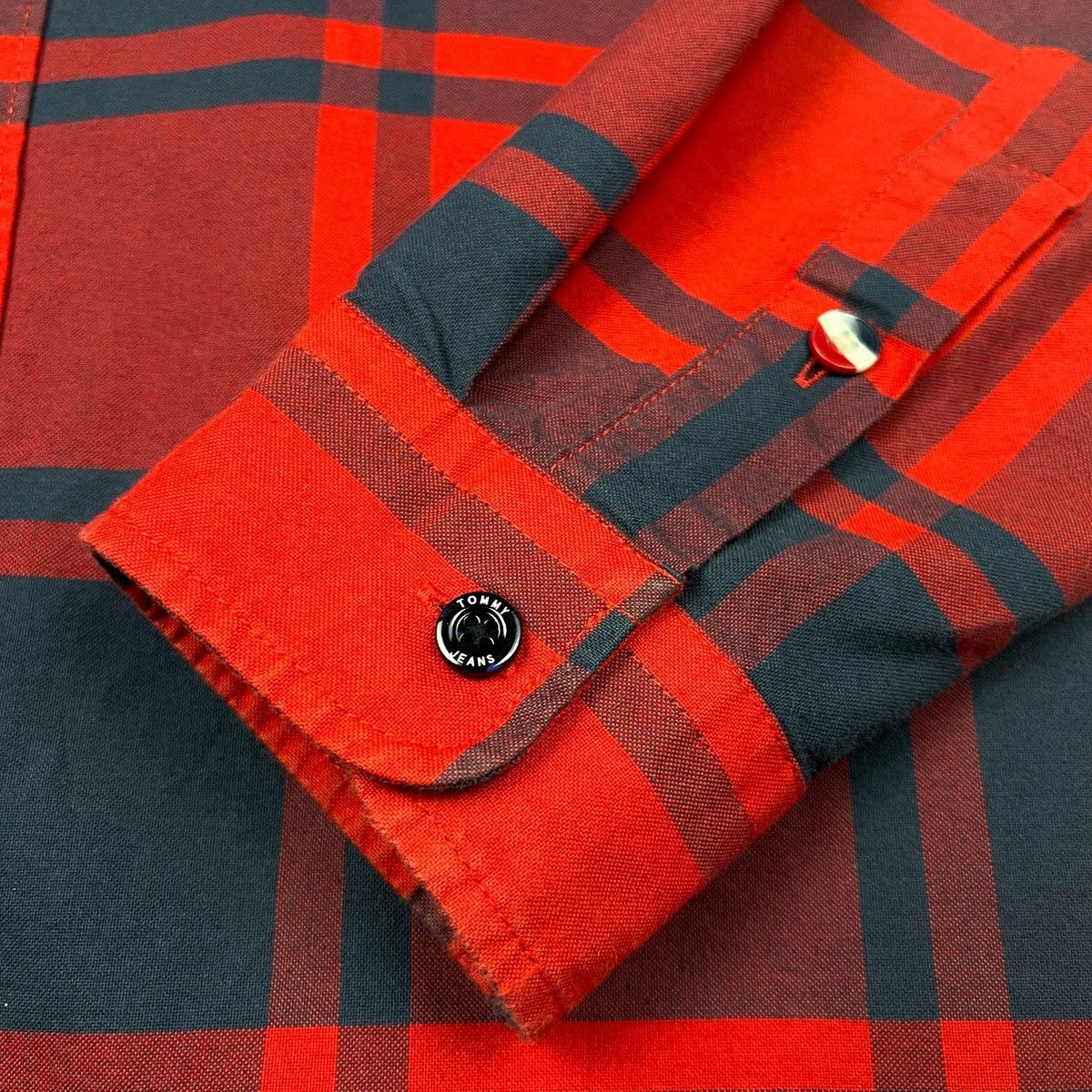 Tommy Jeans Tommy Jeans TMJ Badge Plaid Overshirt Size US M / EU 48-50 / 2 - 5 Thumbnail