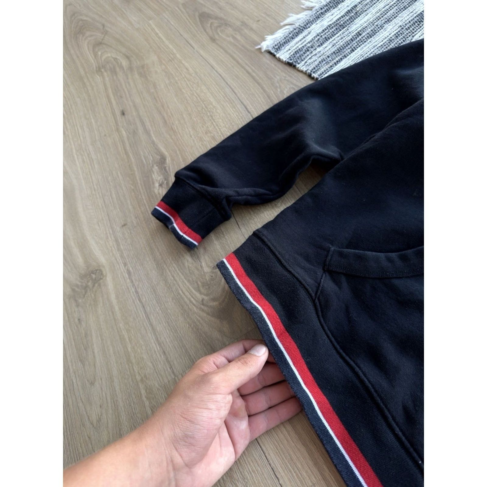 Mercedes-Benz VINTAGE Mercedes-Benz AMG Petronas Formula One Team Black Hoodie Men M Size Crew Neck Pullover Logo 90s Streetwear Cars Racing Nike style? Size US M / EU 48-50 / 2 - 6 Thumbnail