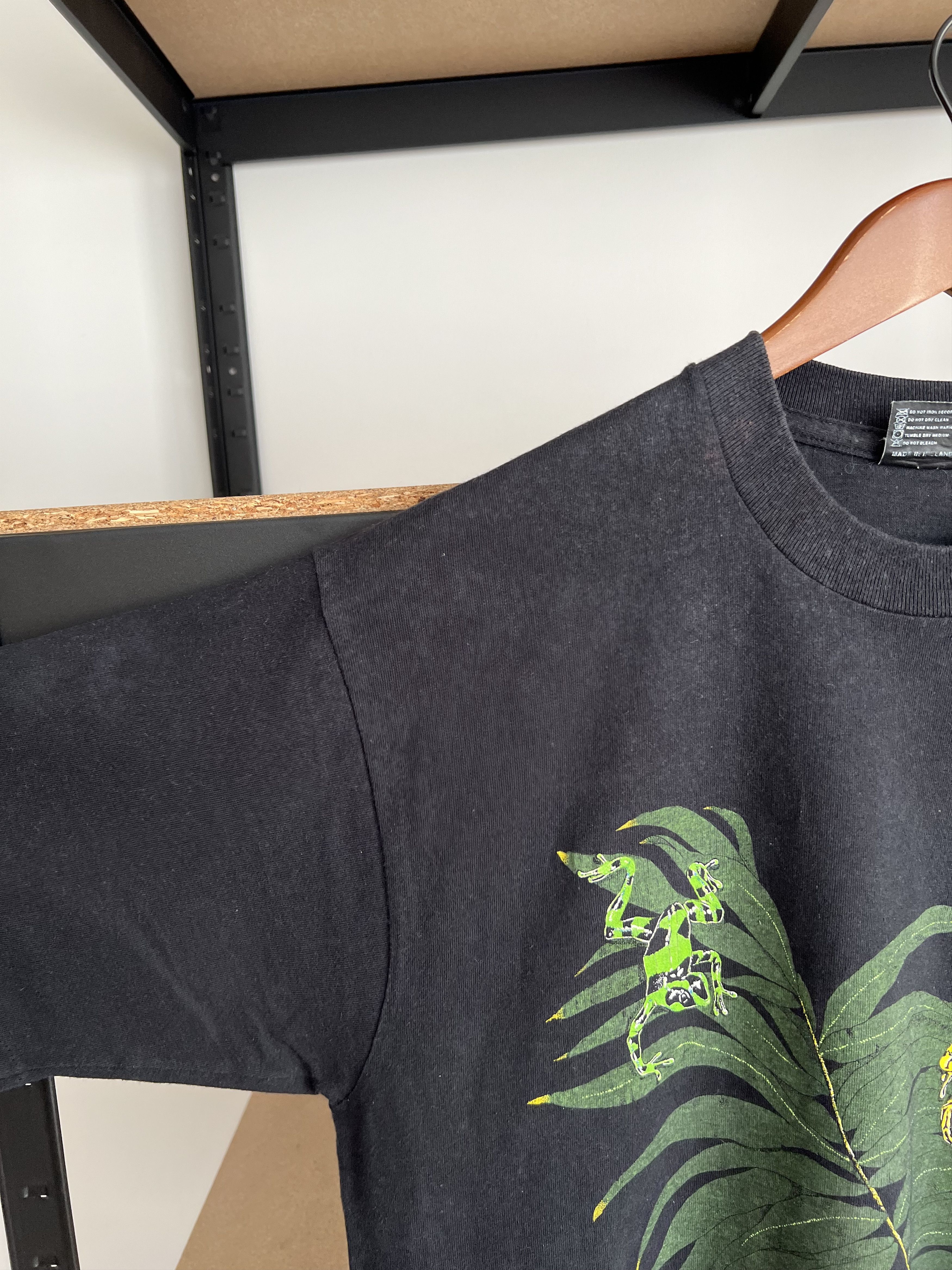 Vintage Vintage 1990 Harlequin Frog Animal Nature Black T-shirt Size US XL / EU 56 / 4 - 12 Thumbnail