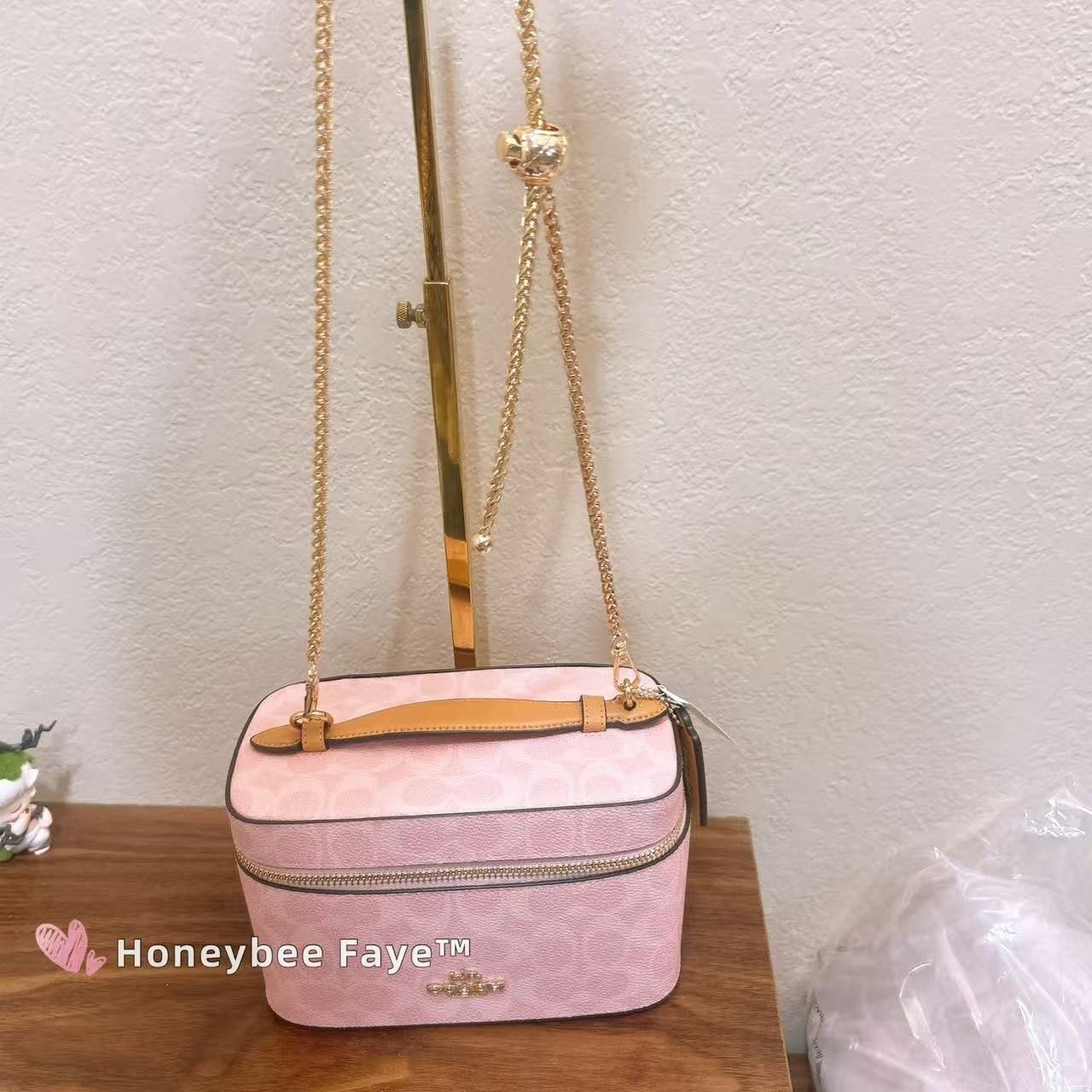 Coach Cosmetic Case In Signature Canvas CEA56 with long crossbody Size ONE SIZE - 4 Thumbnail