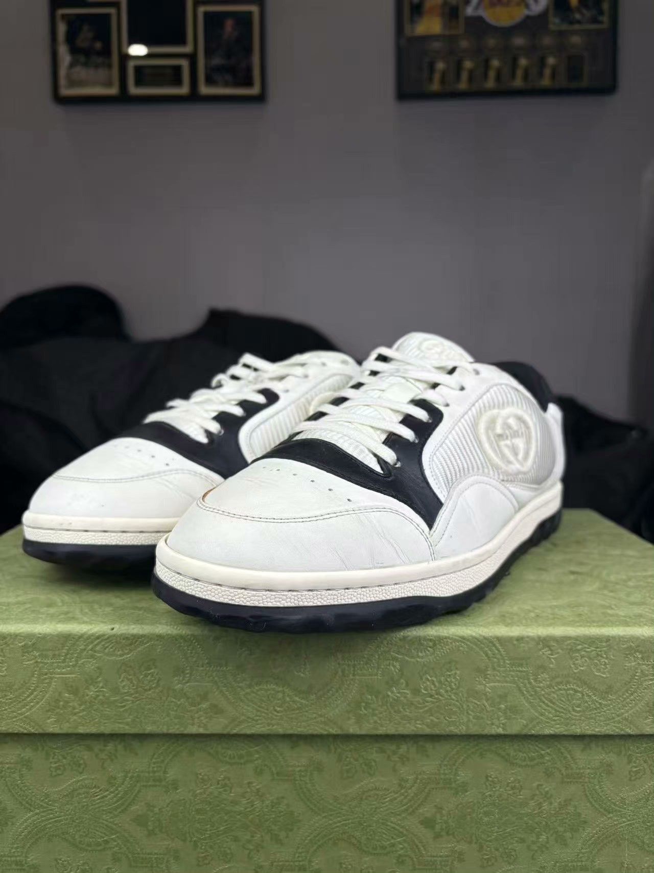Gucci Gucci Distressed Black Lowtop Sneakers 42 Men Size US 9 / EU 42 - 1 Thumbnail