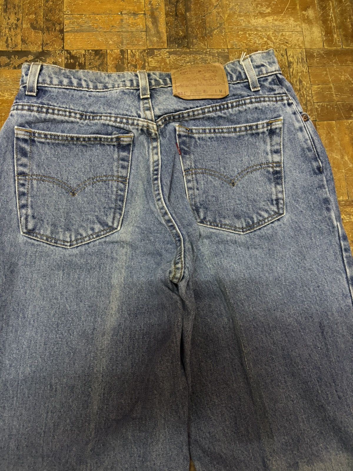 Jean × Levi's × Vintage Vintage Levis 90’s 551 Relaxed Fit Tapered Leg (Size 31) Size US 38 / EU 54 - 4 Thumbnail