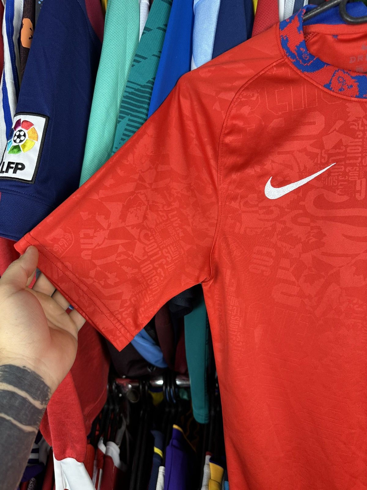 Nike ENGLAND 2020 2021 TRAINING FOOTBALL SHIRT SOCCER JERSEY NIKE Size US XS / EU 42 / 0 - 6 Thumbnail