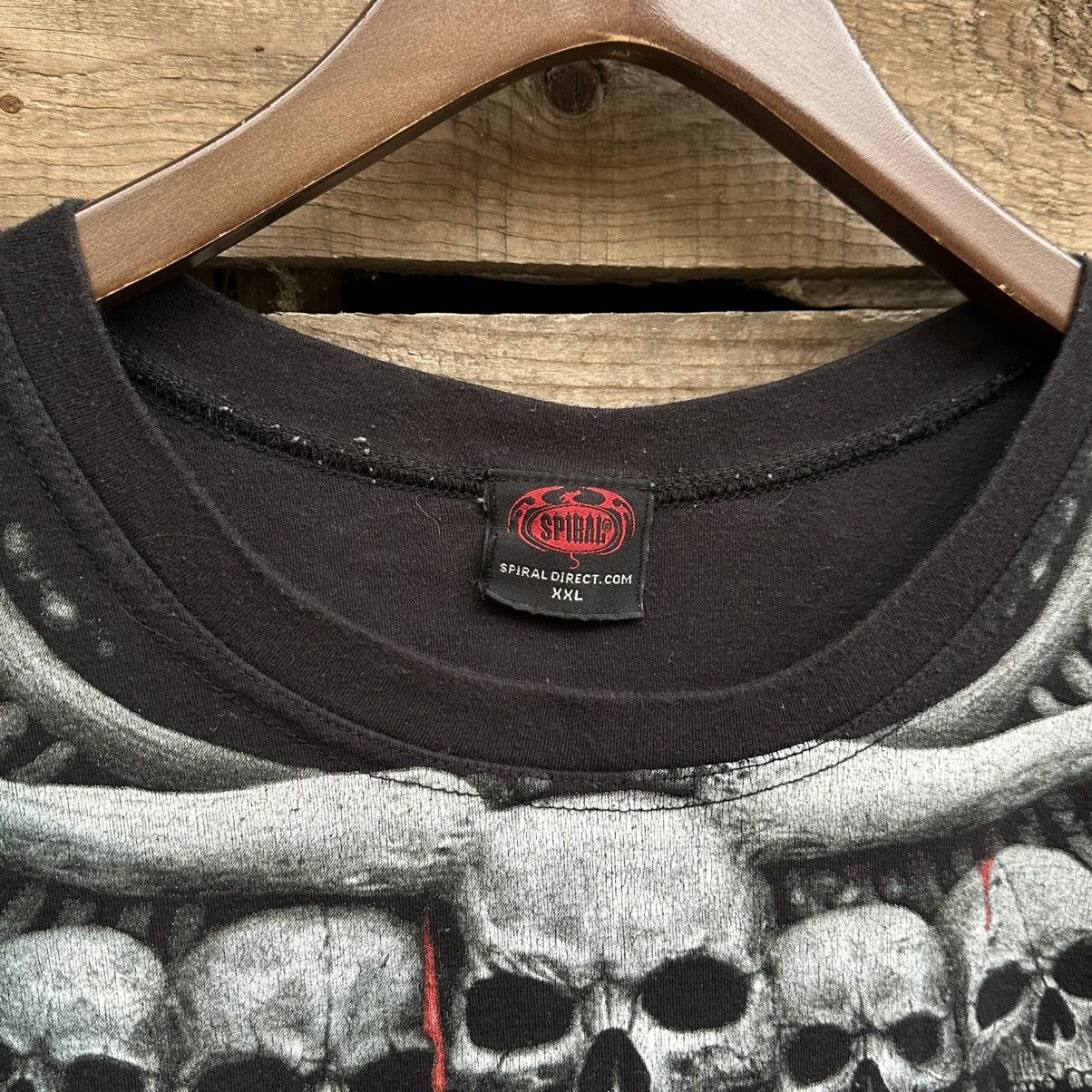 Vintage Vintage Spiral Skulls Monogram Dead Tee Size US XL / EU 56 / 4 - 7 Thumbnail
