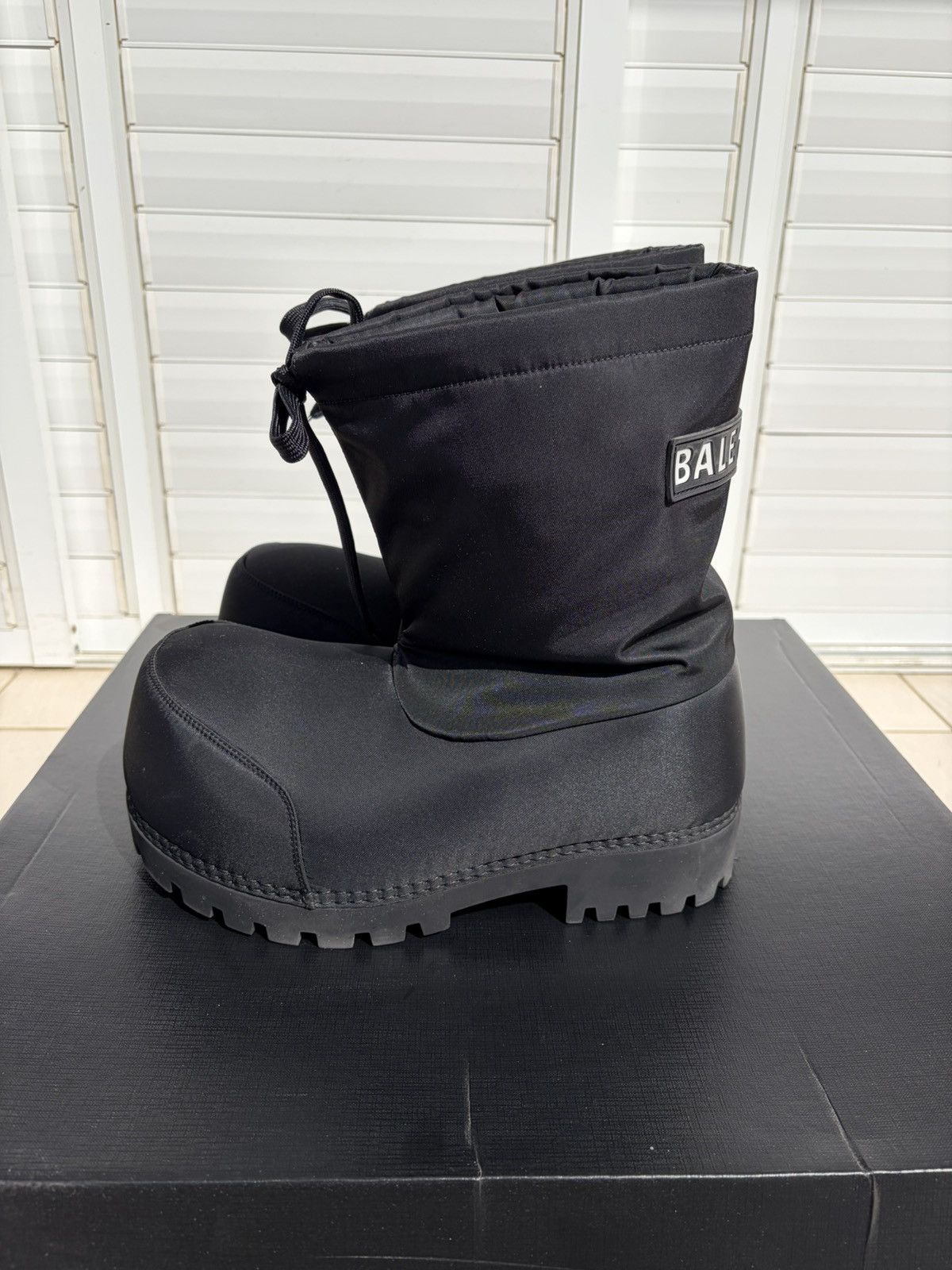 Balenciaga Balenciaga Alaska Ski Boots Size US 6 / EU 39 - 2 Thumbnail