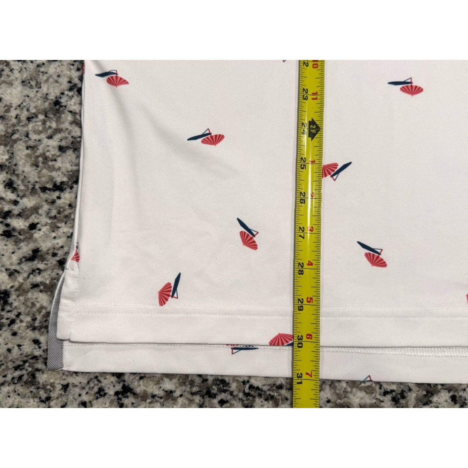 johnnie-O Johnnie O Polo Shirt Mens L White Sunshade Umbrella Print Performance Polo Size US L / EU 52-54 / 3 - 4 Thumbnail