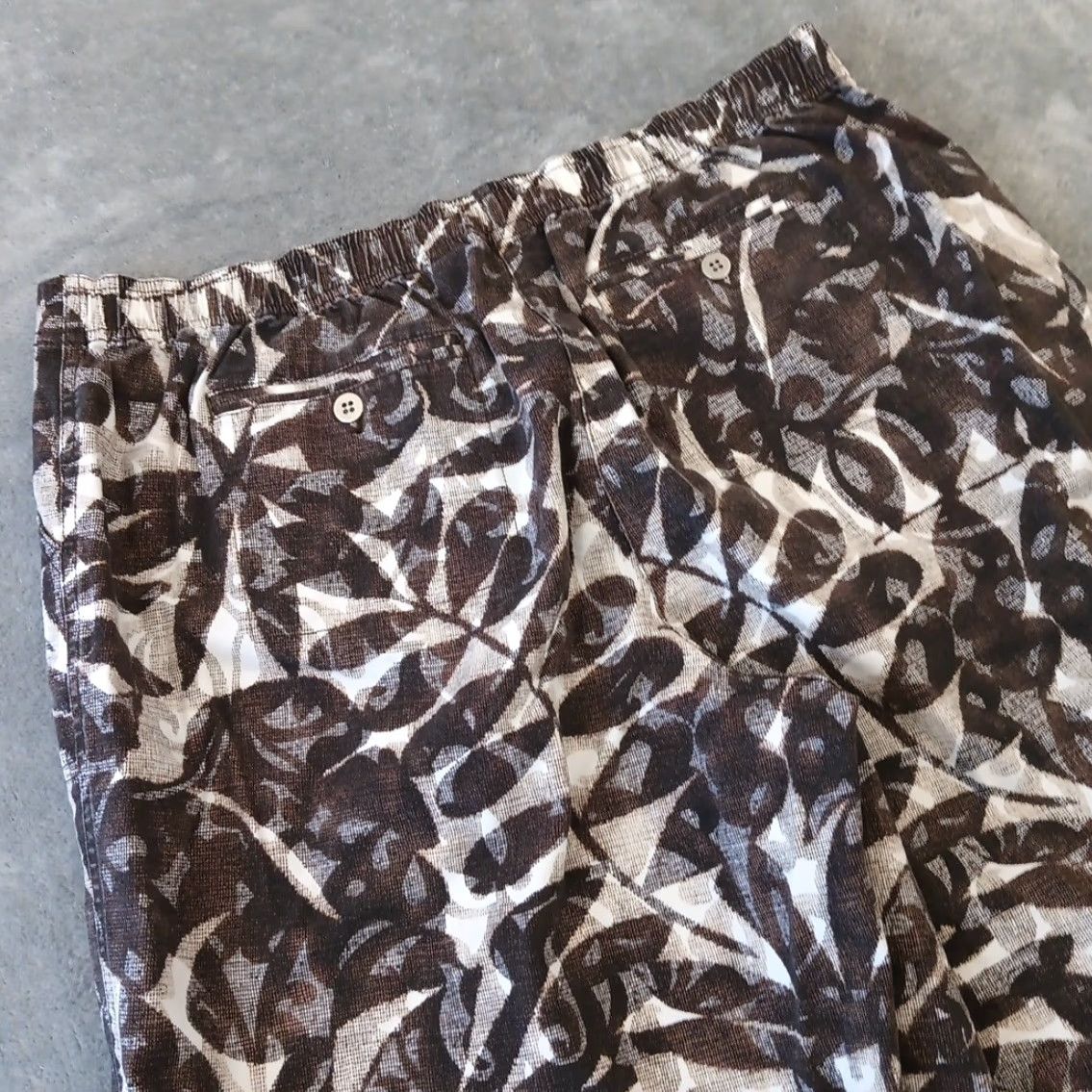 Vintage Chico's Capri Pants Womens Regular Size 3 Gray Floral Cotton Blend Wide-Leg Pockets Credit: 22" Inseam Size 26" / US 2 / IT 38 - 7 Thumbnail