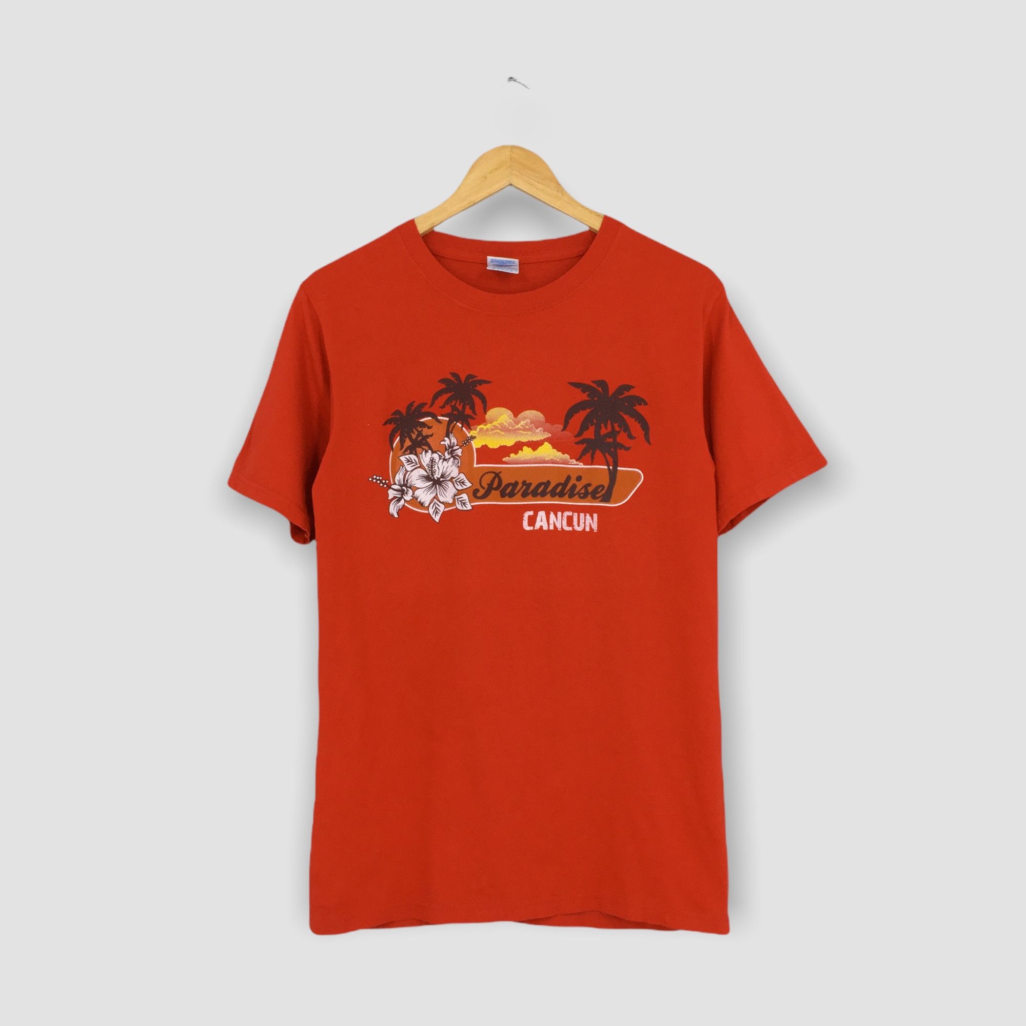 Vintage Vintage 90's Cancun Paradise Red T shirt Small Size US S / EU 44-46 / 1 - 1 Thumbnail