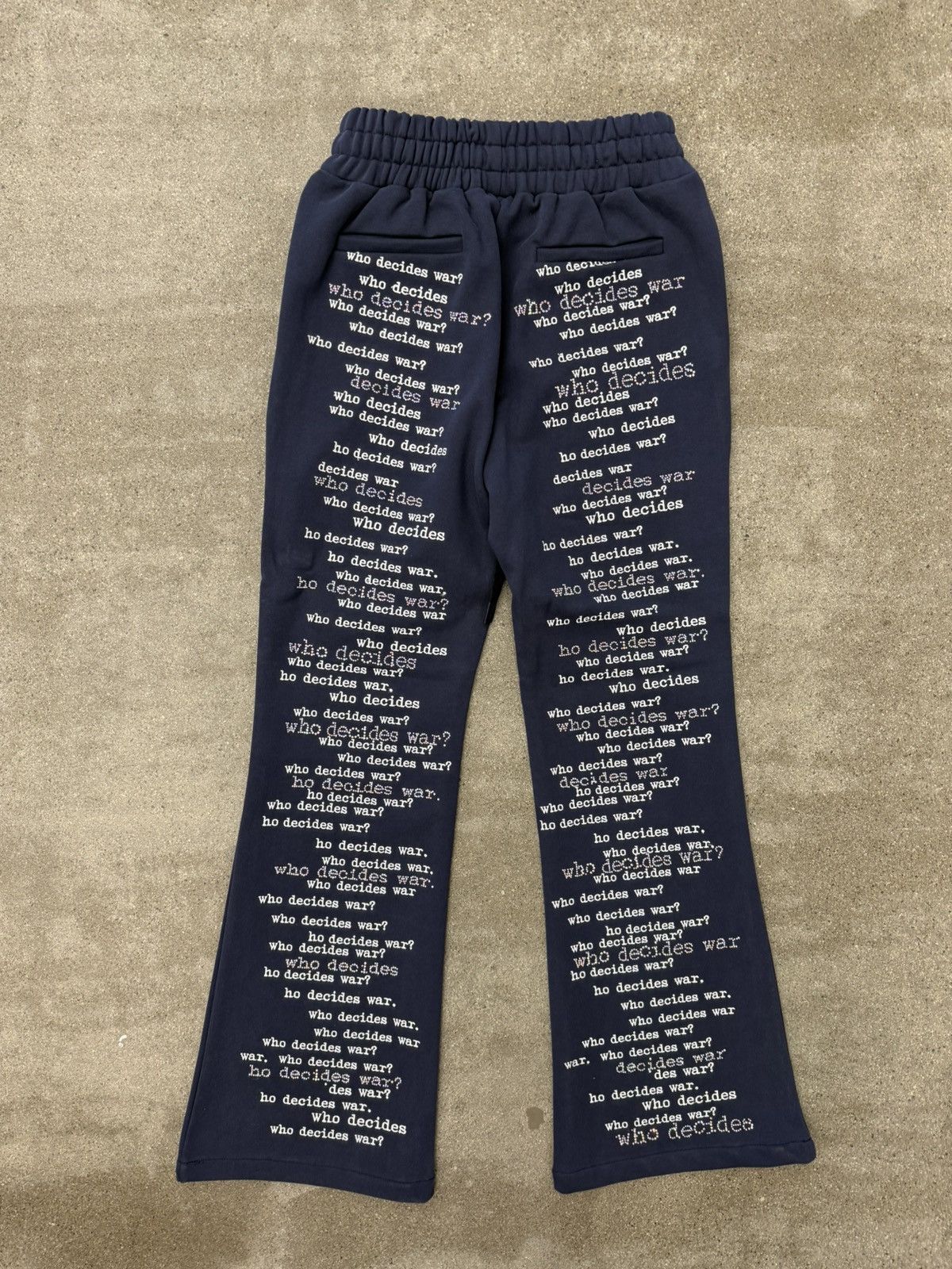 Who Decides War Who Decides War WDW Scripture Sweatpants Size US 32 / EU 48 - 2 Thumbnail