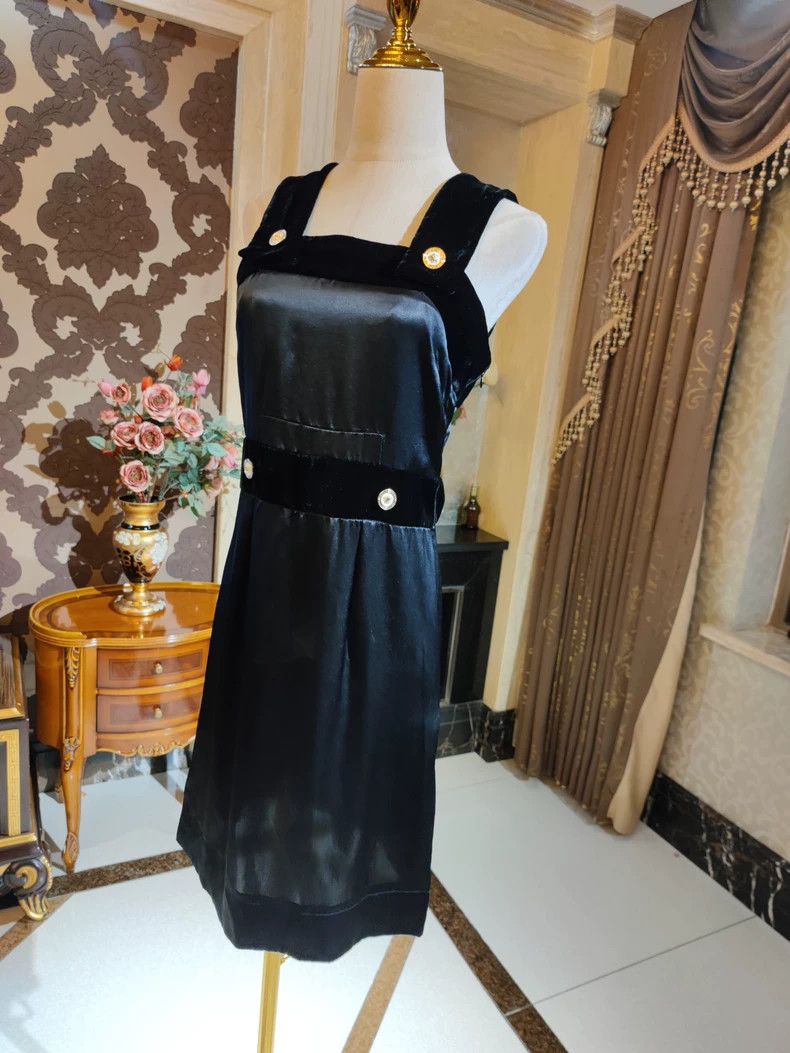 Versace Versace Stitched velvet dress Size M / US 6-8 / IT 42-44 - 3 Thumbnail
