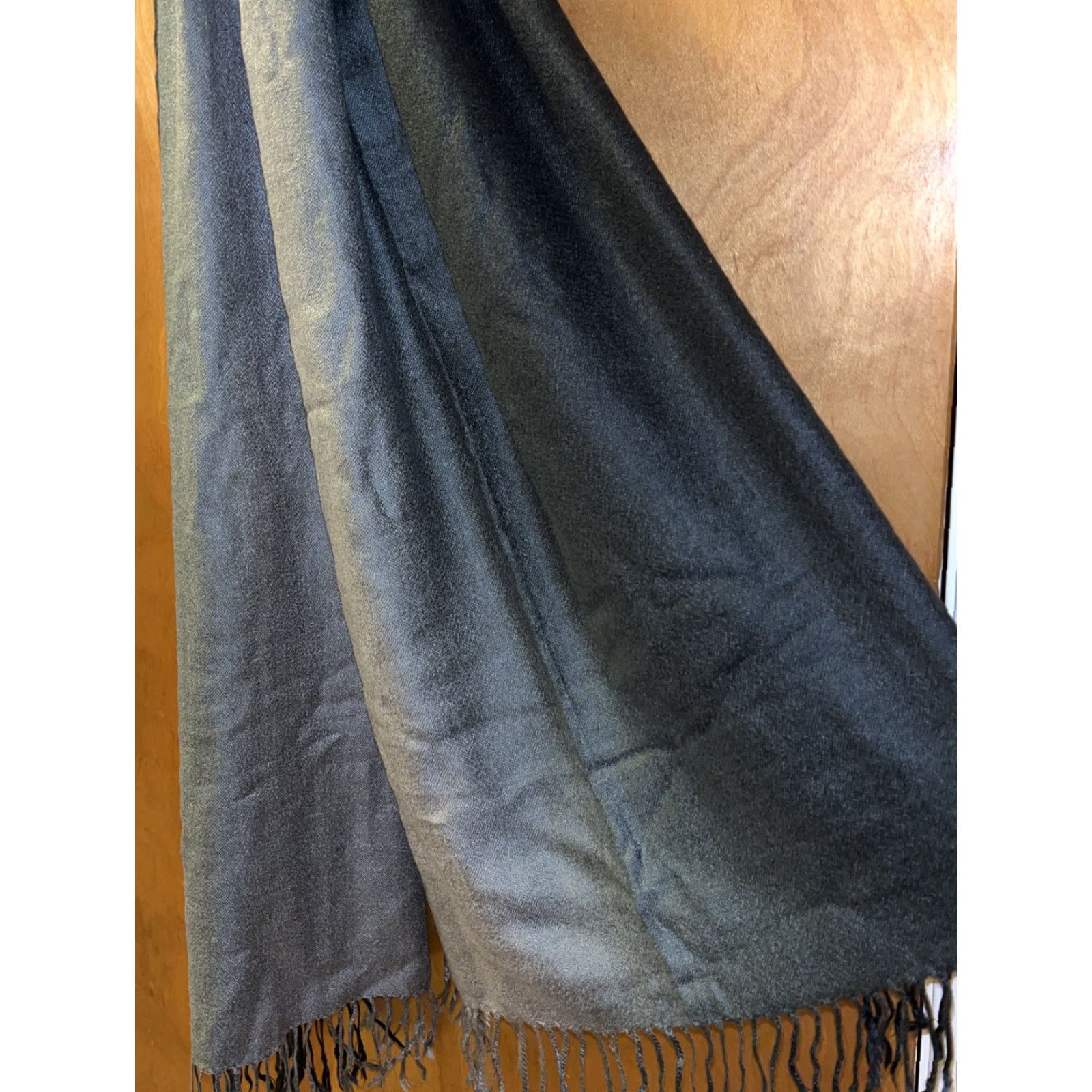 Vintage S. B. Y Women's Pashmina Scarf Black to Gray Ombré 68x26 Winter Fall Spring Summer Size ONE SIZE - 2 Thumbnail