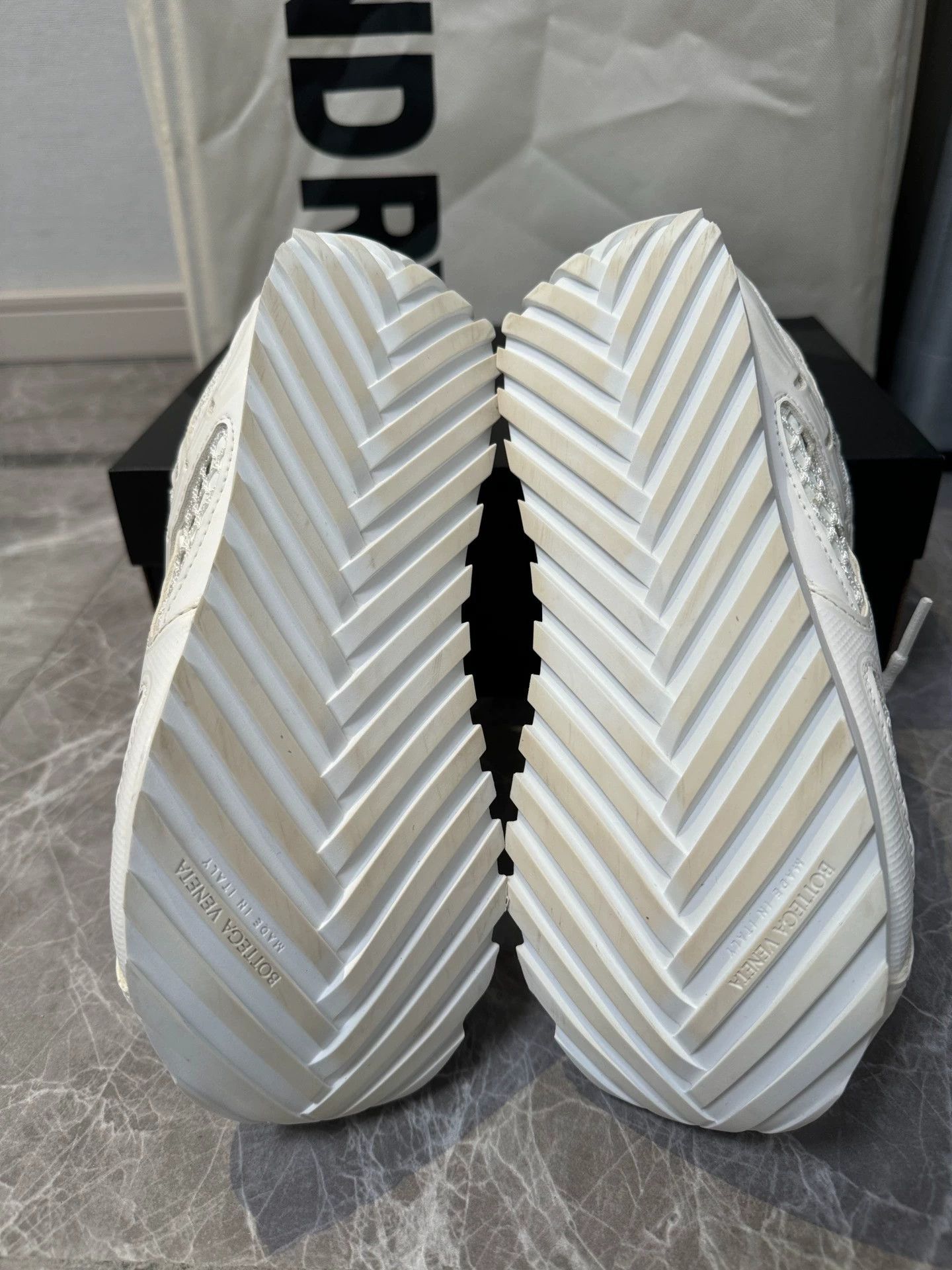 Bottega Veneta Bottega Veneta Runner Sneakers White 37 (Fits 36/37) Size US 6.5 / IT 36.5 - 7 Thumbnail