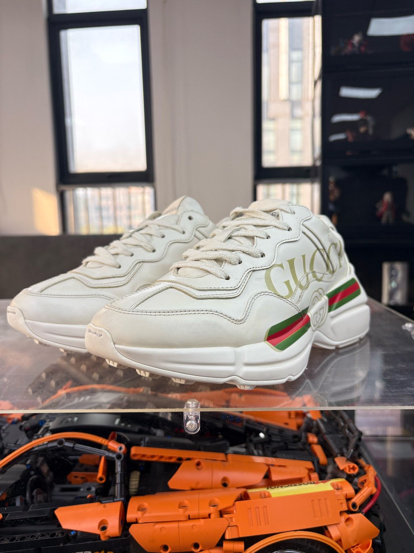 Gucci Gucci Printed Lowtop Sneakers 7 Men Size US 7 / EU 40 - 1 Thumbnail