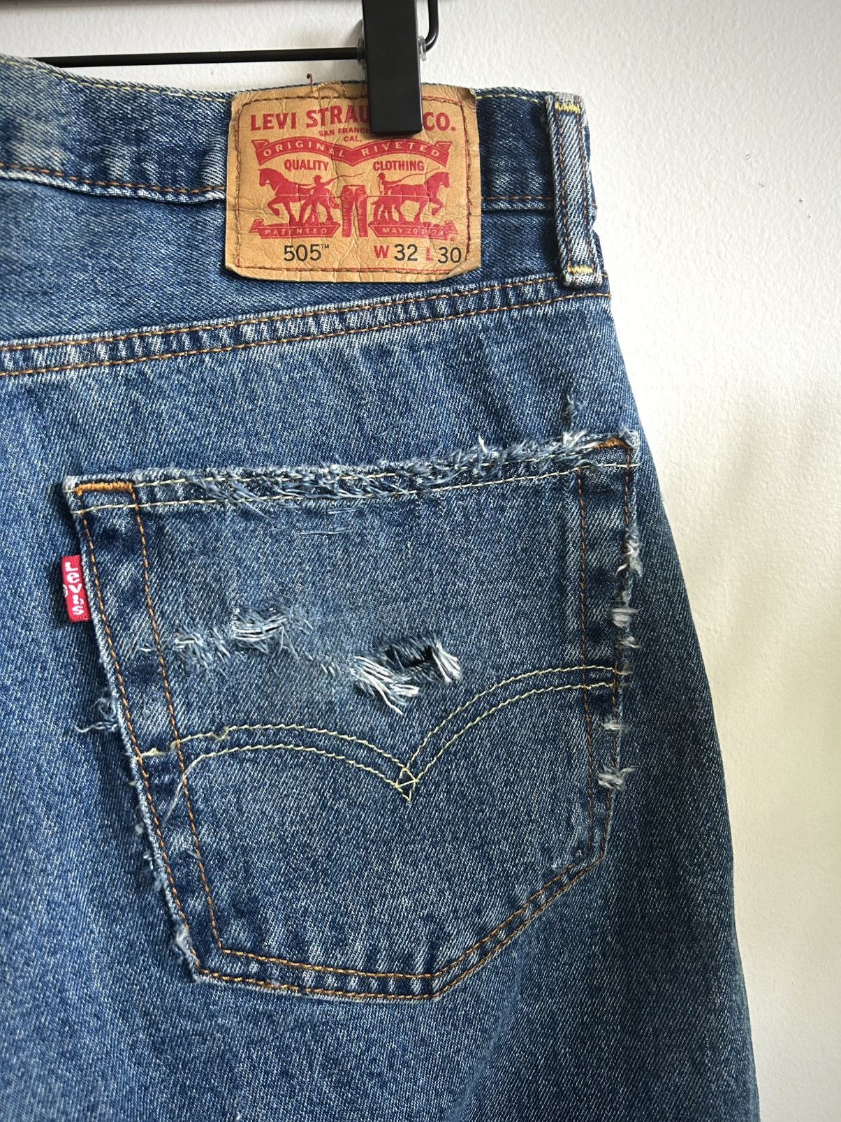 Levi's Y2K Levi’s Distressed 505 Medium Wash Jeans Size US 32 / EU 48 - 6 Thumbnail