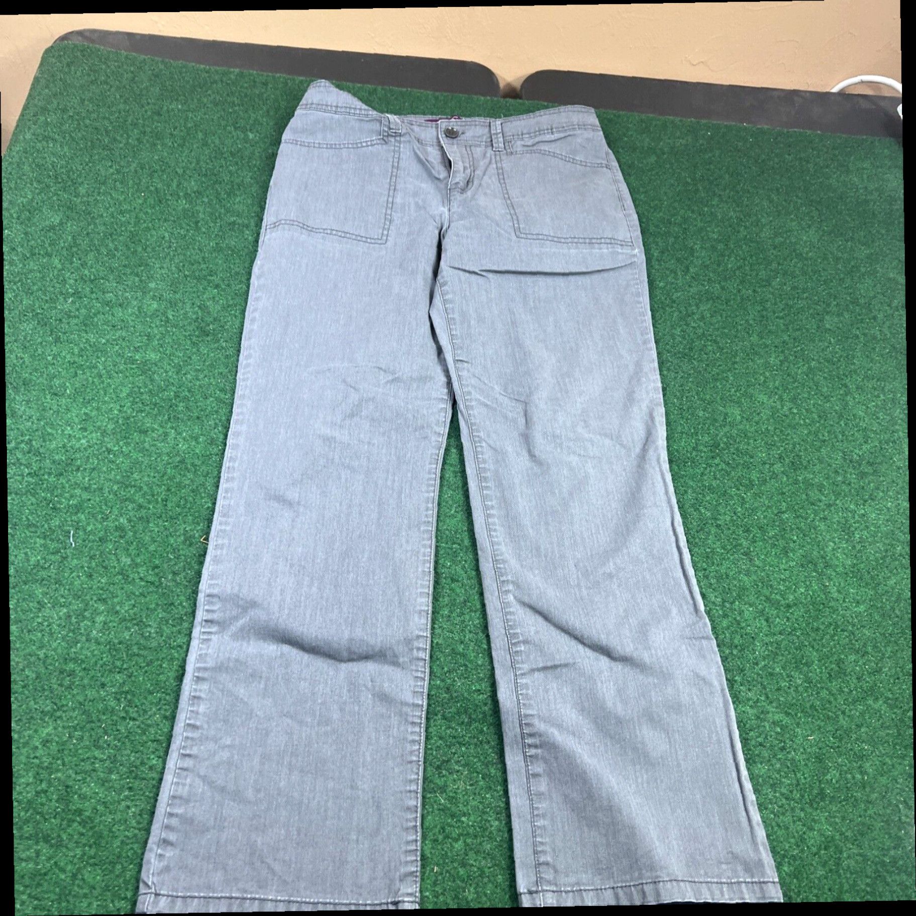 Gloria Vanderbilt Gloria Vanderbilt MONA Size 8 Petite Gray Straight Leg Dress Women's Pants Size 30" / US 8 / IT 44 - 1 Thumbnail