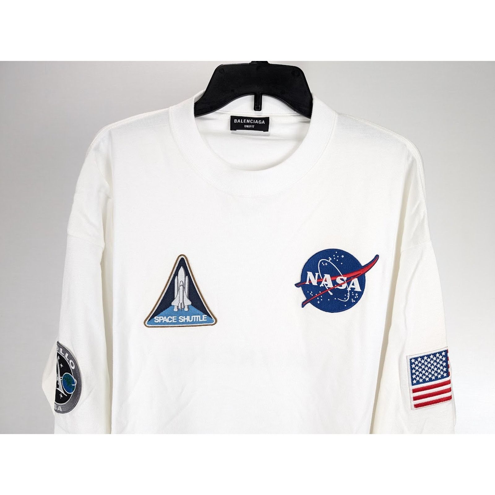 Balenciaga o1rshd1 Long Sleeve T-Shirt in White Size US XL / EU 56 / 4 - 5 Thumbnail
