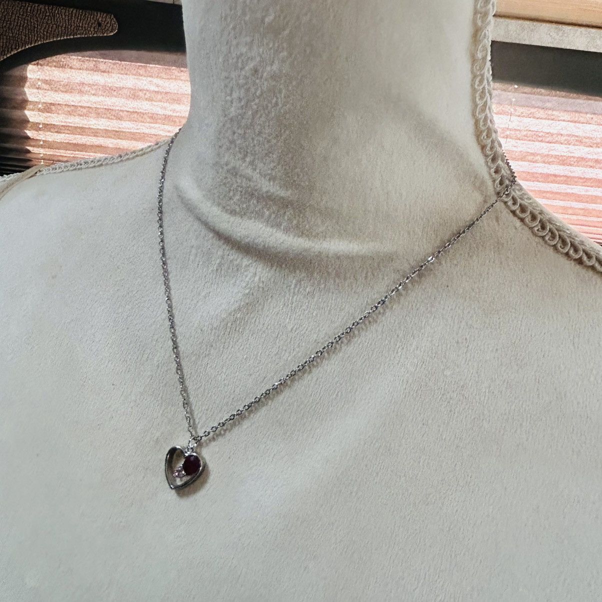 Vintage Handcrafted faceted glass crystal heart pendant necklace Size ONE SIZE - 3 Thumbnail