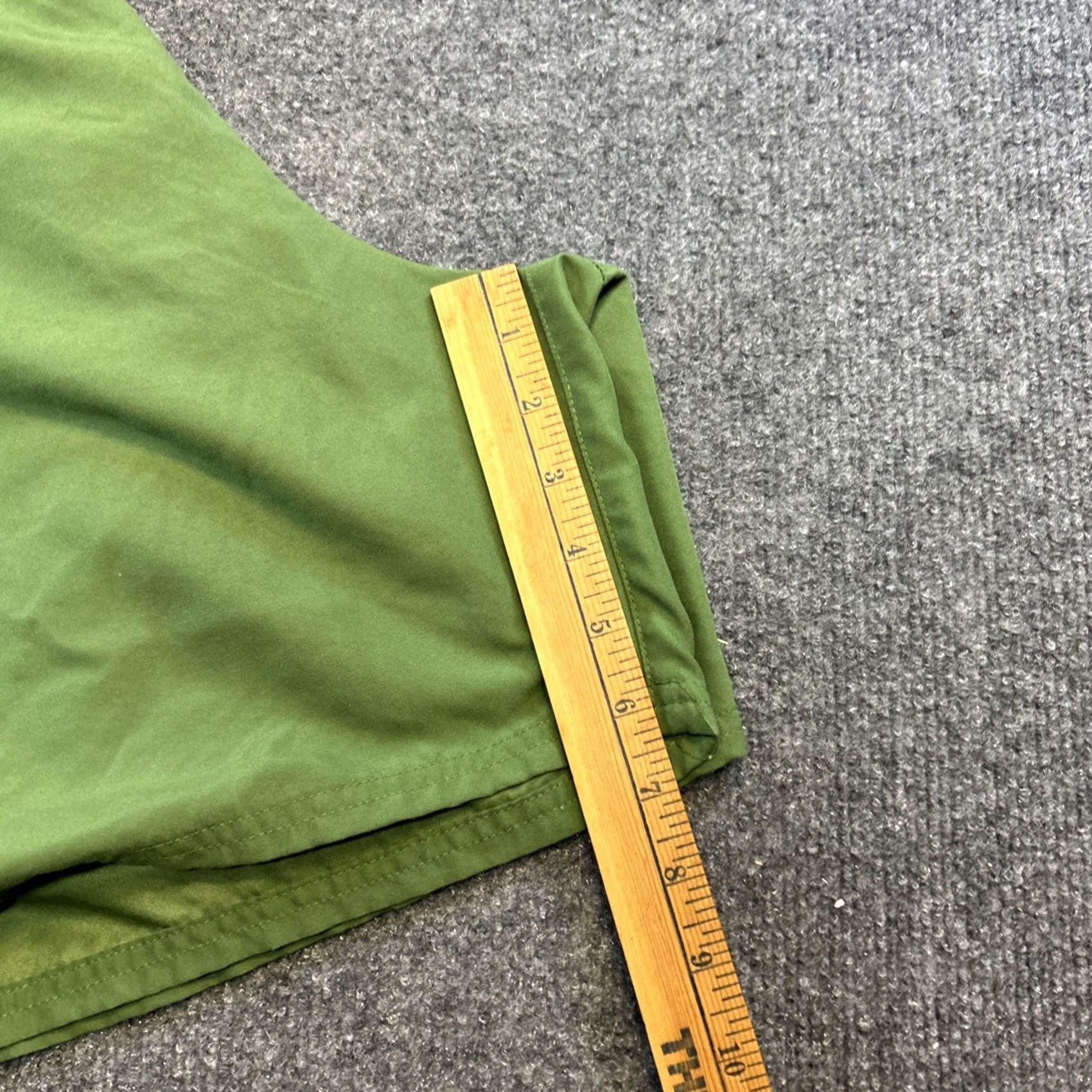 Nike Nike Men’s Solid Green Flat Front Swim Trunks Shorts Pockets Lined XL NESSA559 Size US 31 - 7 Thumbnail