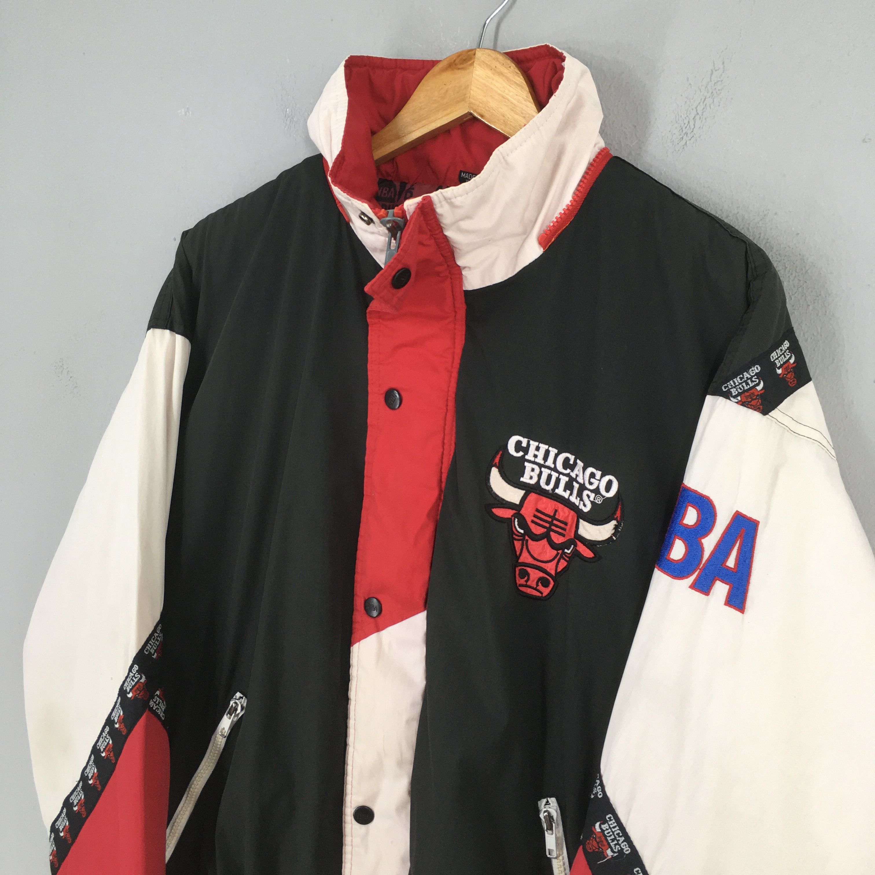 NBA Vintage Chicago Bulls Pro Player Varsity Jacket M Size US M / EU 48-50 / 2 - 3 Thumbnail