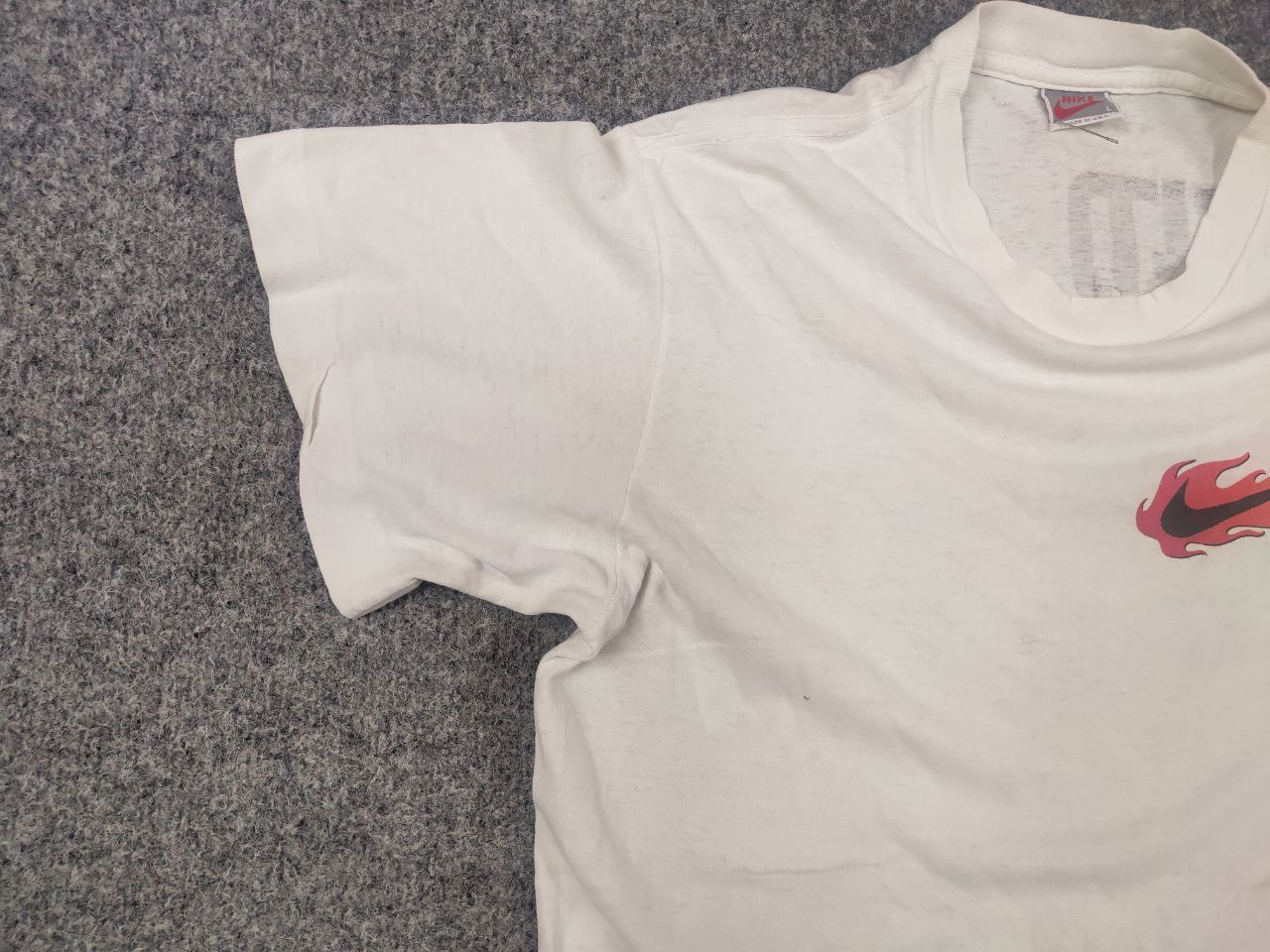 Nike Rare Vintage 80s Nike Field General flame Swoosh Tee T shirt Size US L / EU 52-54 / 3 - 7 Thumbnail