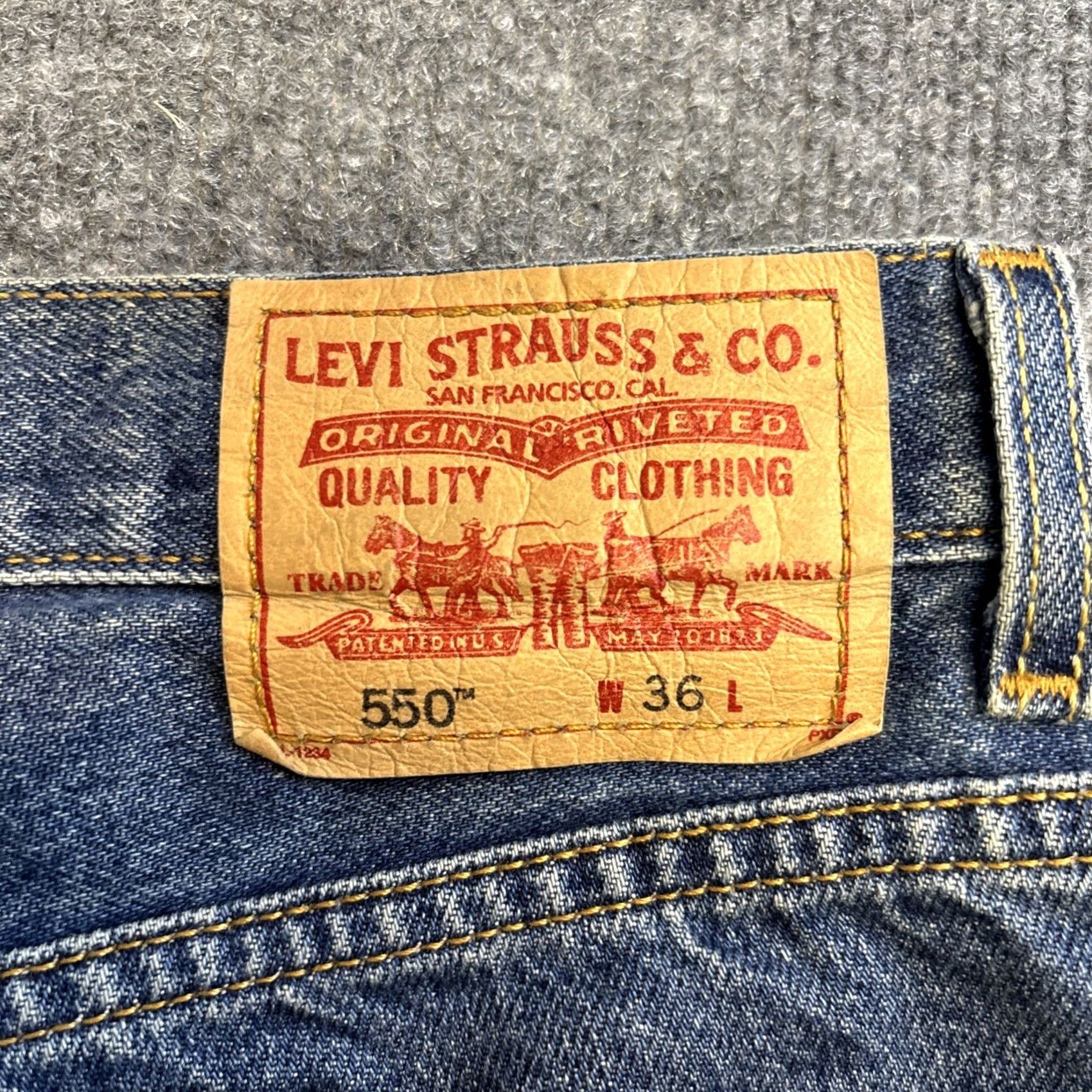 Levi's VINTAGE Levi's 550 Jean Shorts Mens 36 Relaxed Fit Blue Lightwash Denim Classic Shirt Size US 36 / EU 52 - 2 Thumbnail