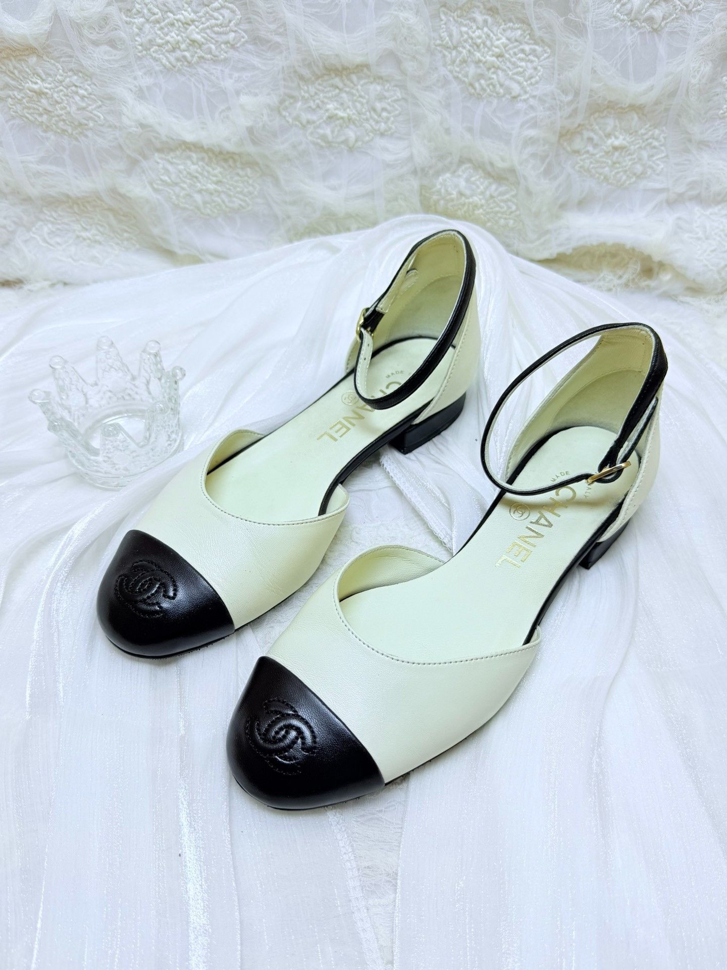 Chanel Chanel Black Lowtop Sneakers us_6 Women Size US 6 / IT 36 - 1 Thumbnail
