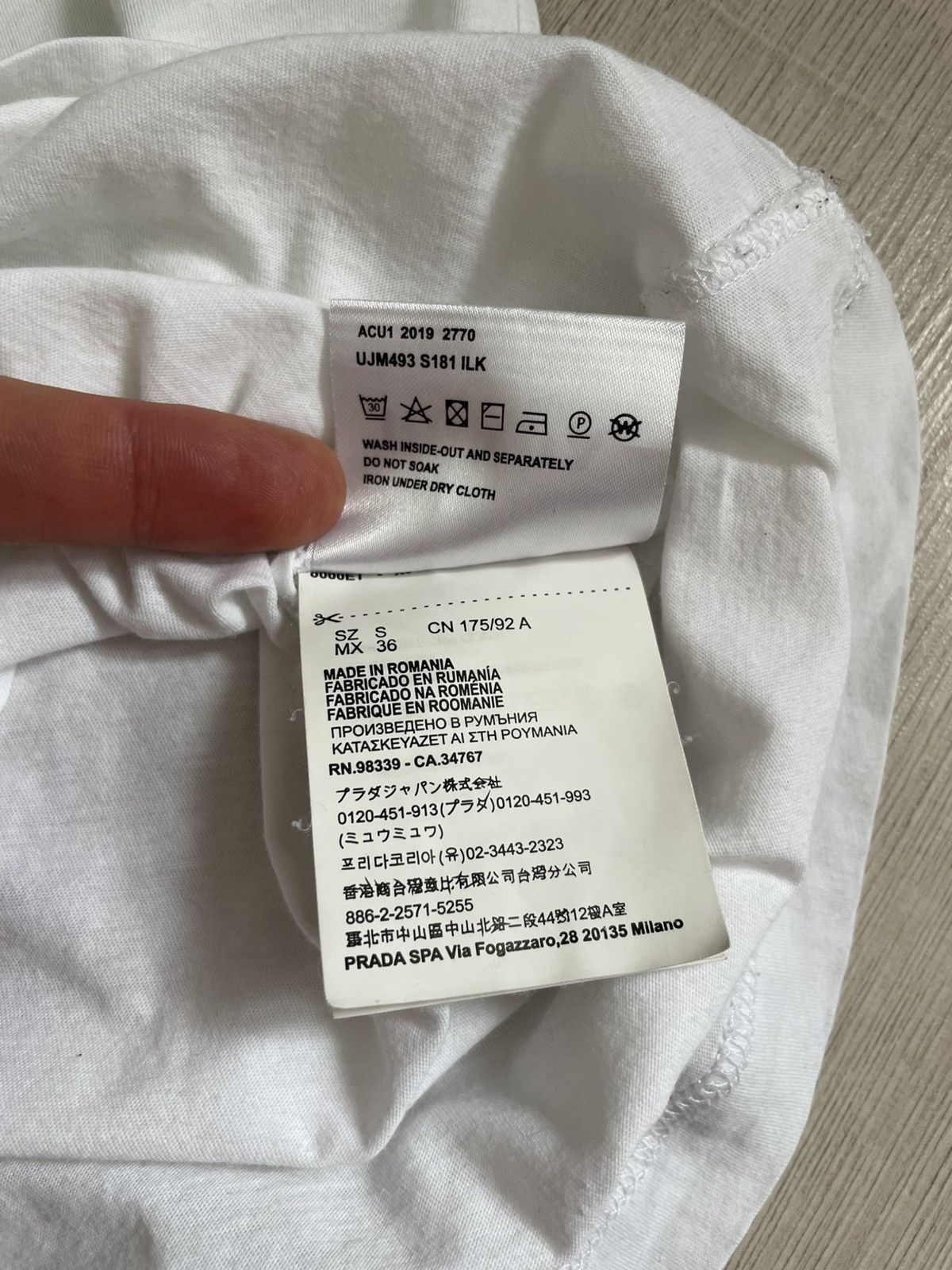 Designer × Prada Rare Prada v-Neck Tee with Triangle back t-shirt Y2k Size US S / EU 44-46 / 1 - 10 Thumbnail