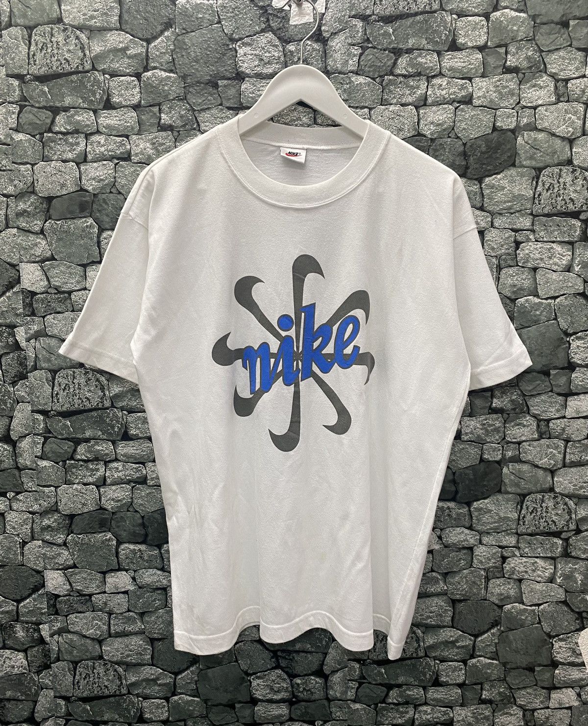 Nike pinwheel fade t shirt clearance