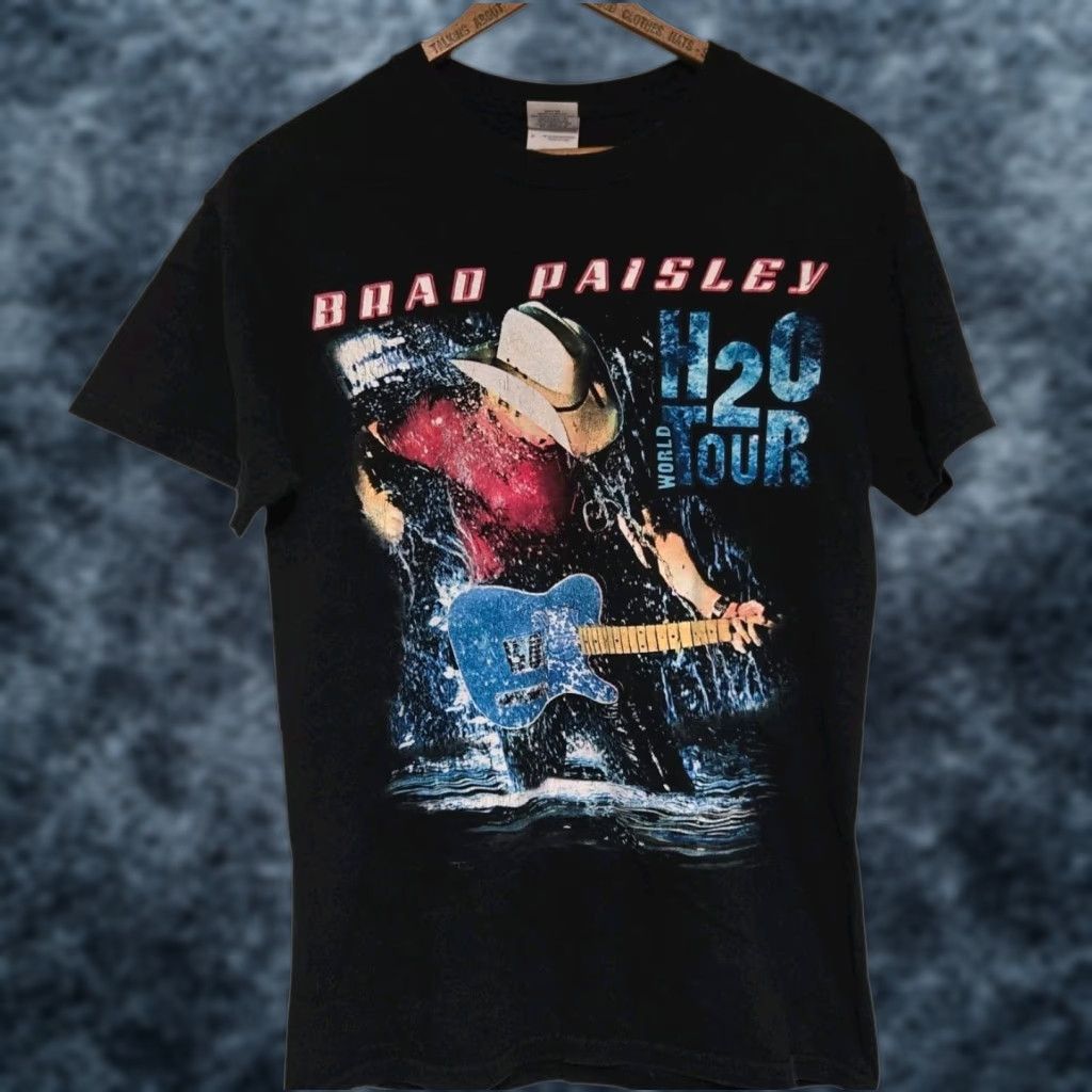 Gildan Brad Paisley H2O World Tour T-Shirt Small Concert Black Men Music Shirt 2010 Guitar Country Size US S / EU 44-46 / 1 - 1 Thumbnail