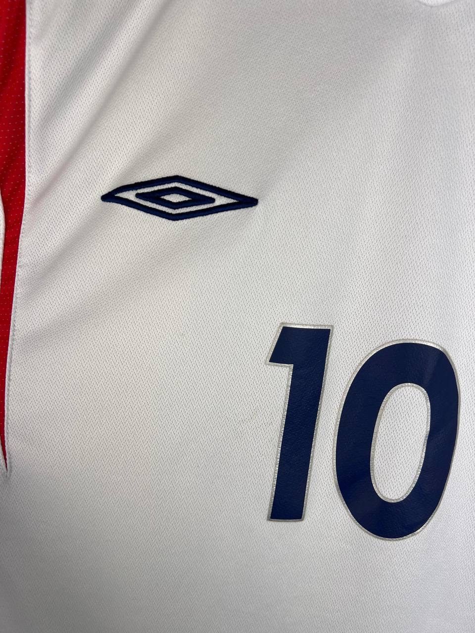 Umbro England Umbro Owen jersey size M Size US M / EU 48-50 / 2 - 9 Thumbnail