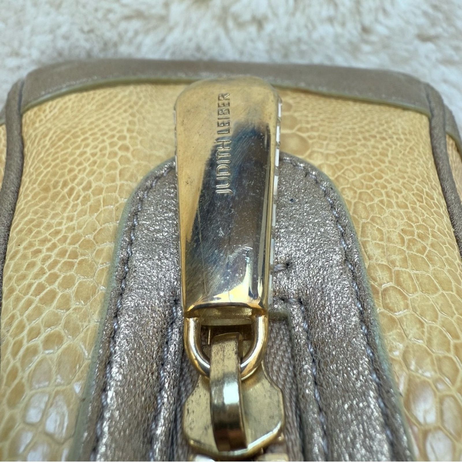 Judith Leiber JUDITH LEIBER lux exotic skin ostrich Vintage Retail 2800$ Size ONE SIZE - 8 Thumbnail