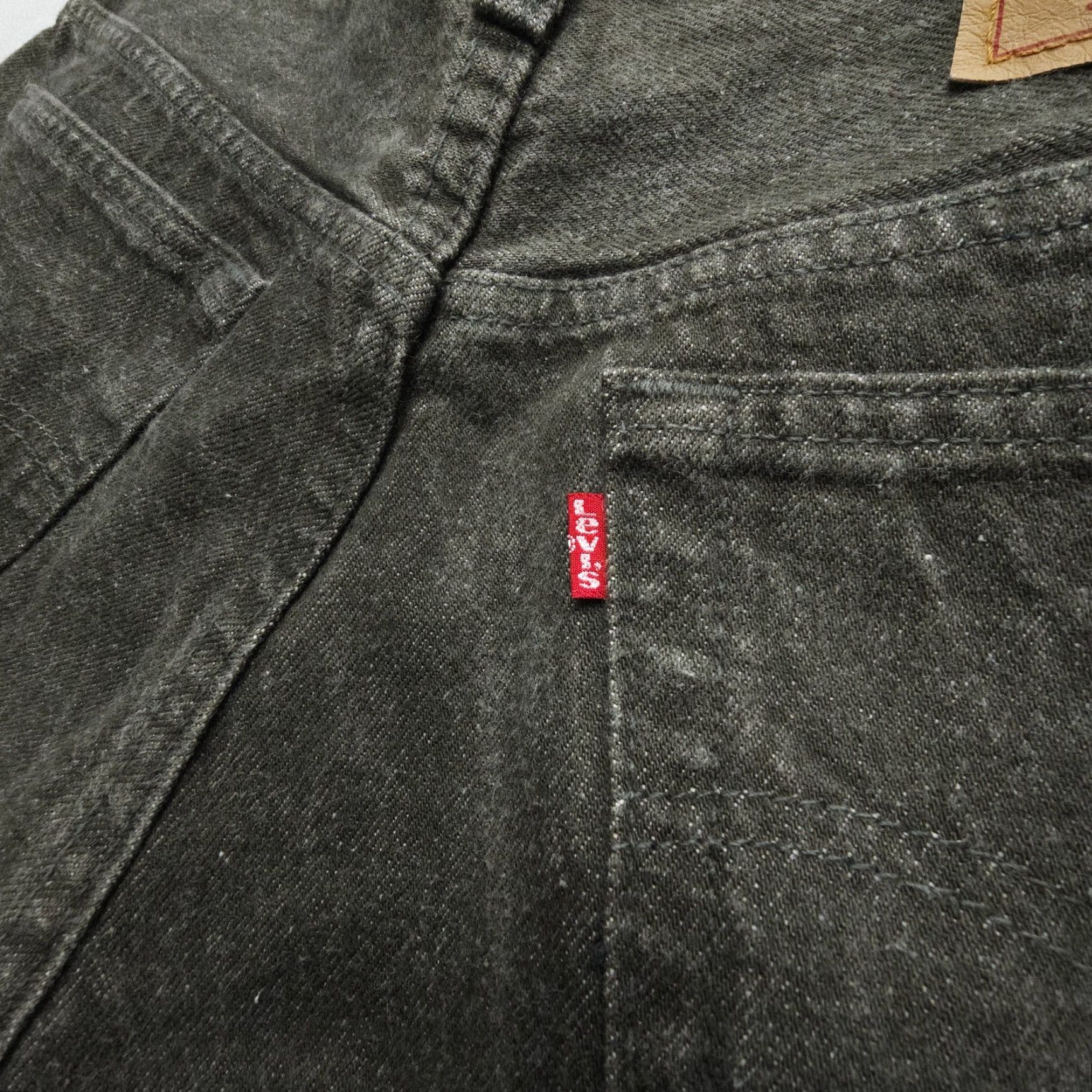 Levi's VINTAGE Levi's 501 Button Fly Cut-Off Shorts Jeans Size 30 Green USA Made 80s 90s Women Mens Size 30" / US 8 / IT 44 - 6 Thumbnail