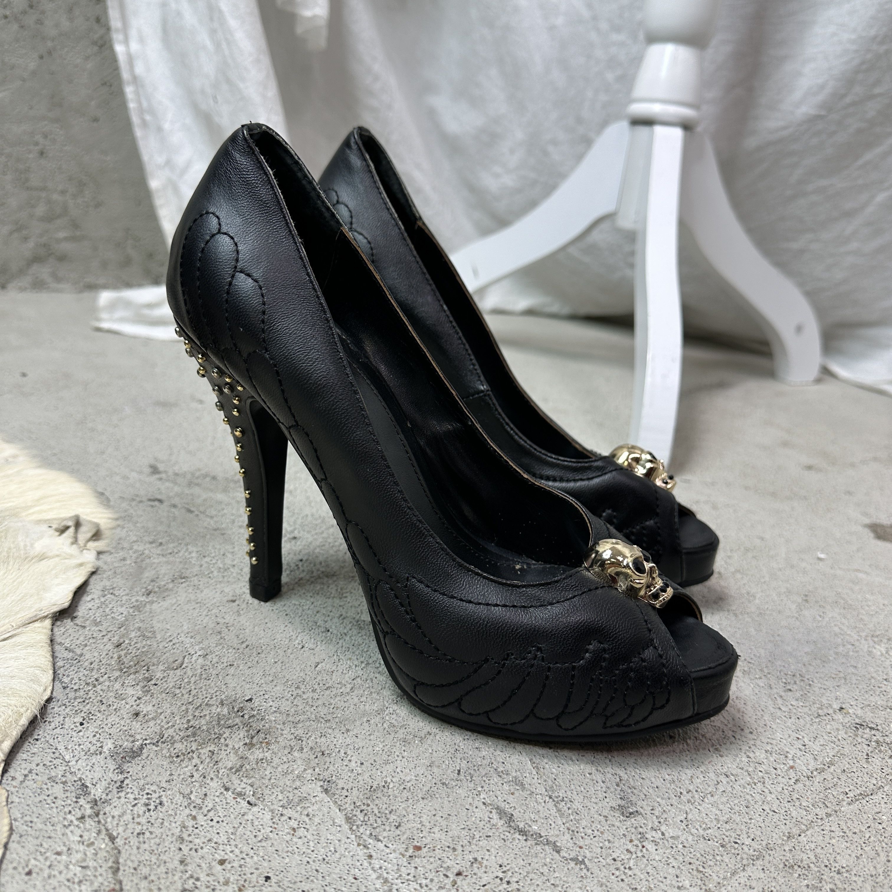 Alexander McQueen Vintage Alexander Mcqueen Peep Toe Skull Leather Heels 00s Size US 9 / IT 39 - 5 Thumbnail