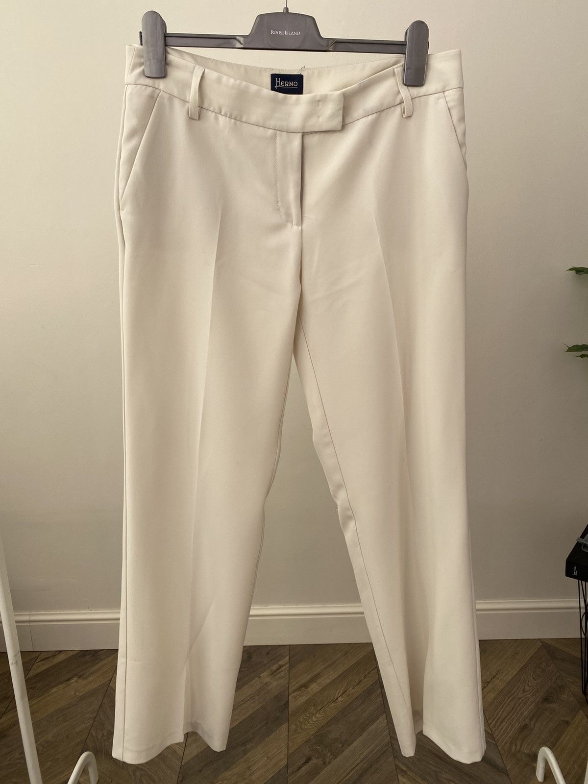Herno Vintage Herno Beige Tailored Trousers Elegant Pants Size US 34 / EU 50 - 2 Thumbnail