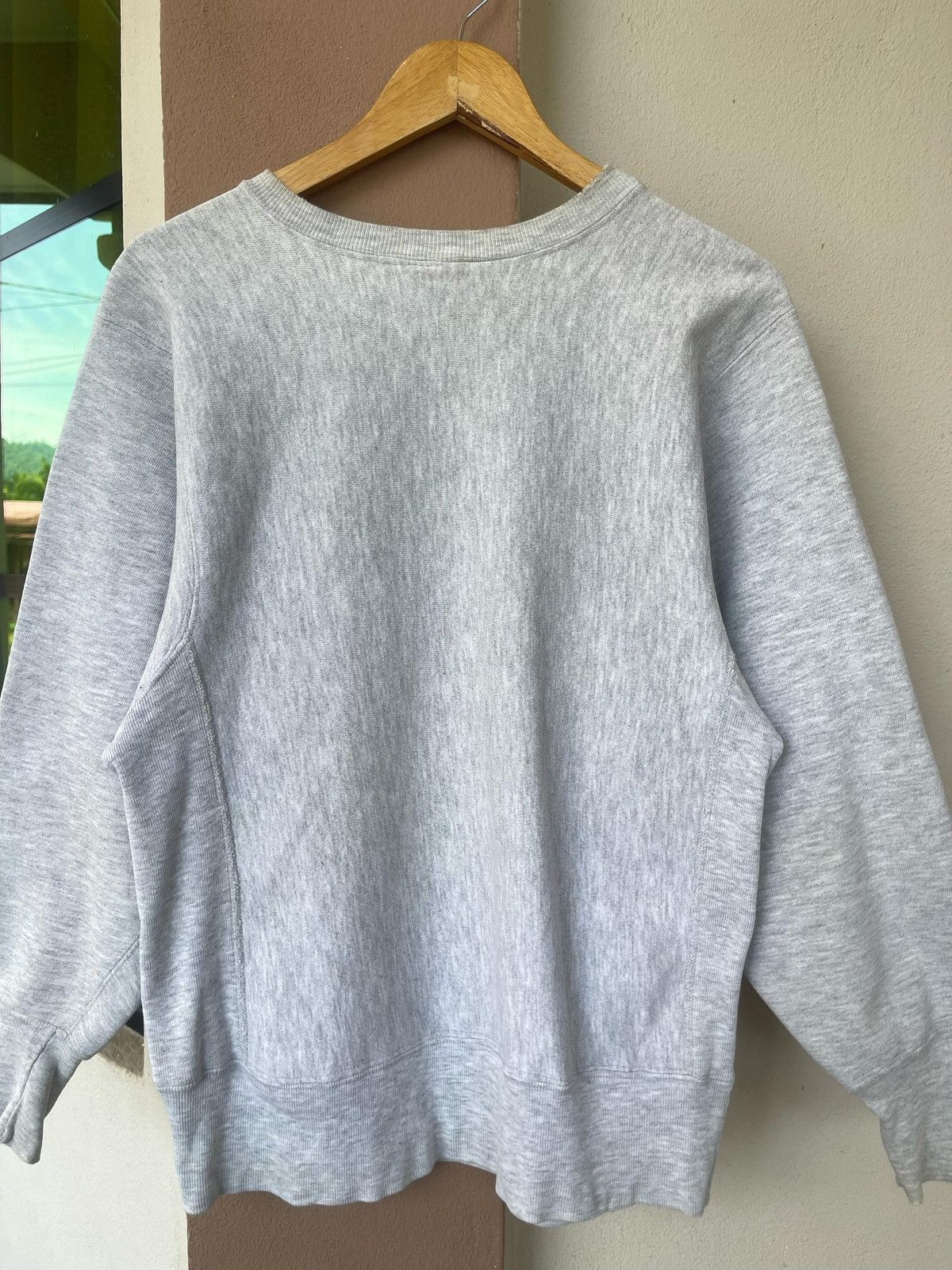 Champion × Vintage Vintage Distressed Champion Reverse Weave Sweatshirt Size US M / EU 48-50 / 2 - 14 Thumbnail