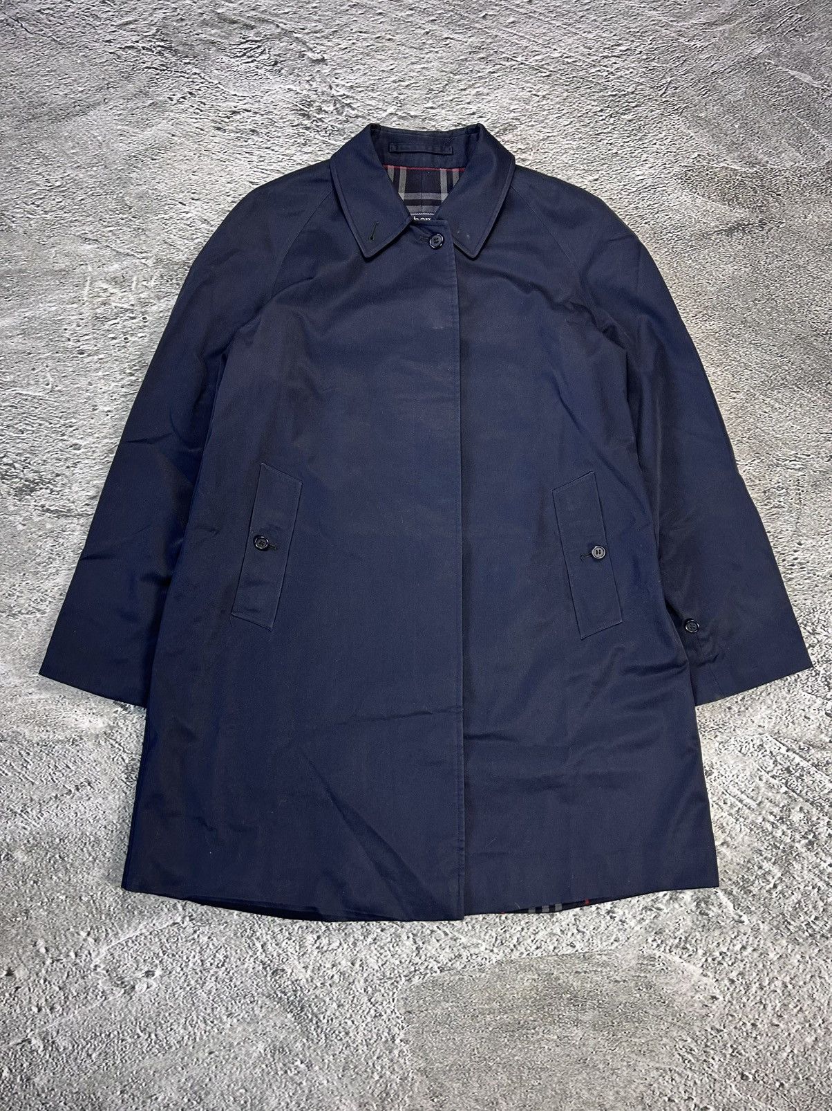 Burberry Burberrys coat trench navy vintage Size US XL / EU 56 / 4 - 1 Thumbnail