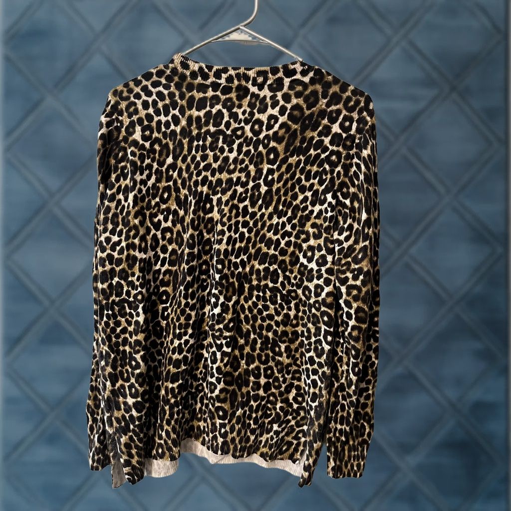 Michael Kors Michael Kors V-Neck Pullover Sweater Long Sleeve Animal Print Women's Size L Size L / US 10 / IT 46 - 1 Thumbnail