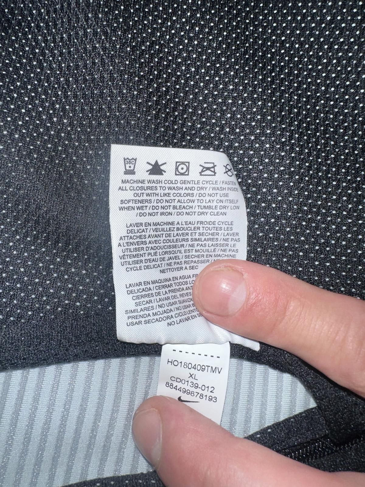 Nike Nike Gray Hooded Football Poncho Size US XL / EU 56 / 4 - 8 Thumbnail