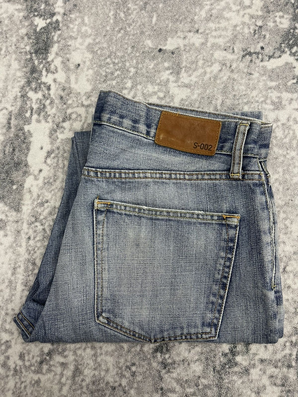 Uniqlo Vintage Uniqlo S002 Easy Fit Straight Distressed Denim Size US 31 - 17 Thumbnail