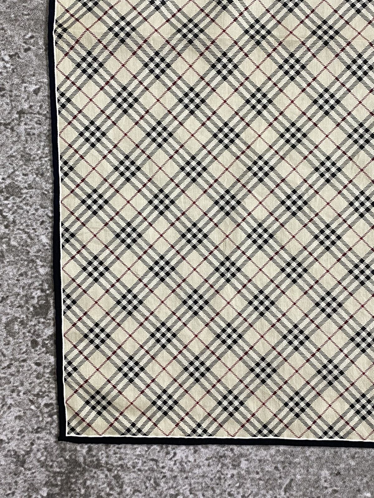 Burberry Burberrys Handkerchief / Bandana / Neckerchief Size ONE SIZE - 5 Thumbnail