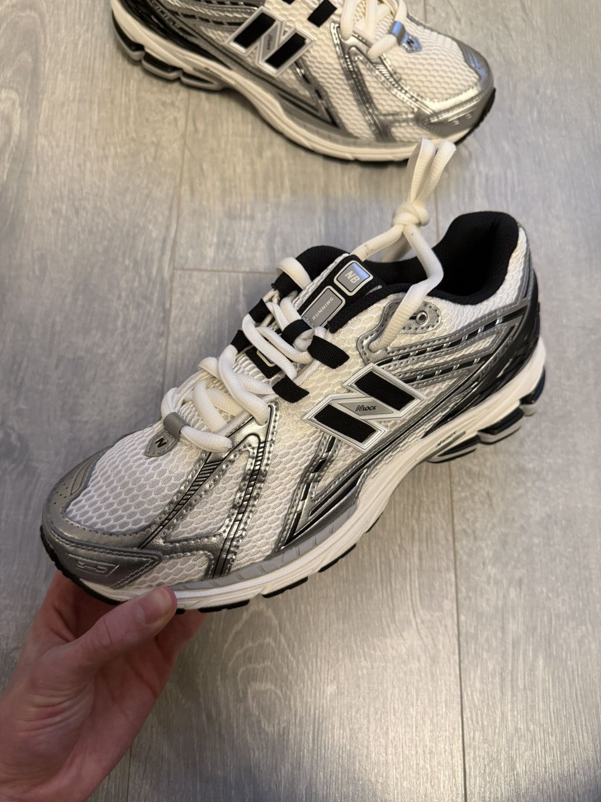 New Balance New Balance White Black 1906R Mens Streetwear Trainers 10 Size US 9.5 / EU 42-43 - 4 Thumbnail