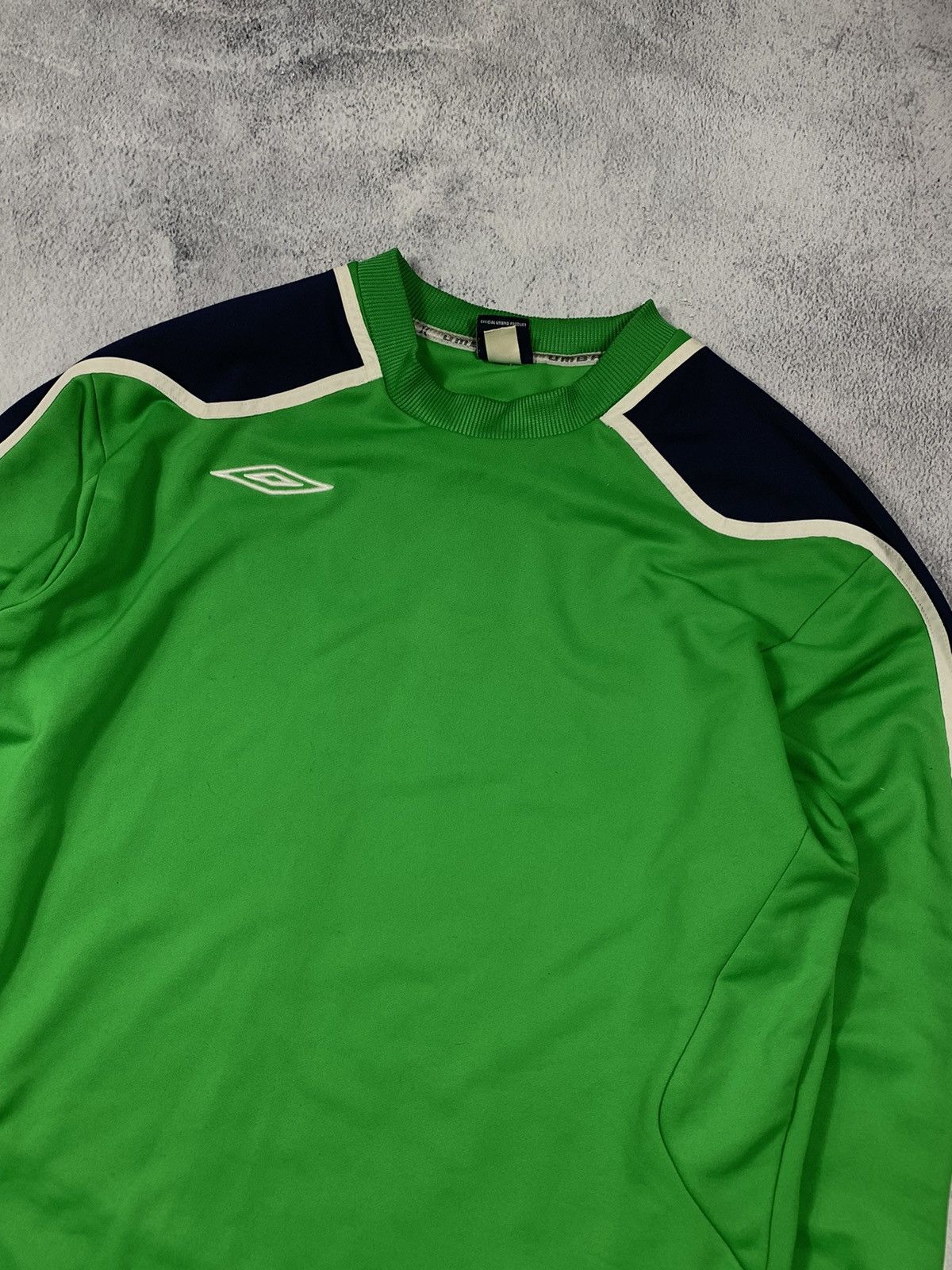 Umbro × Vintage Vintage y2k Umbro sweatshirt sportswear style size XL Size US XL / EU 56 / 4 - 2 Thumbnail